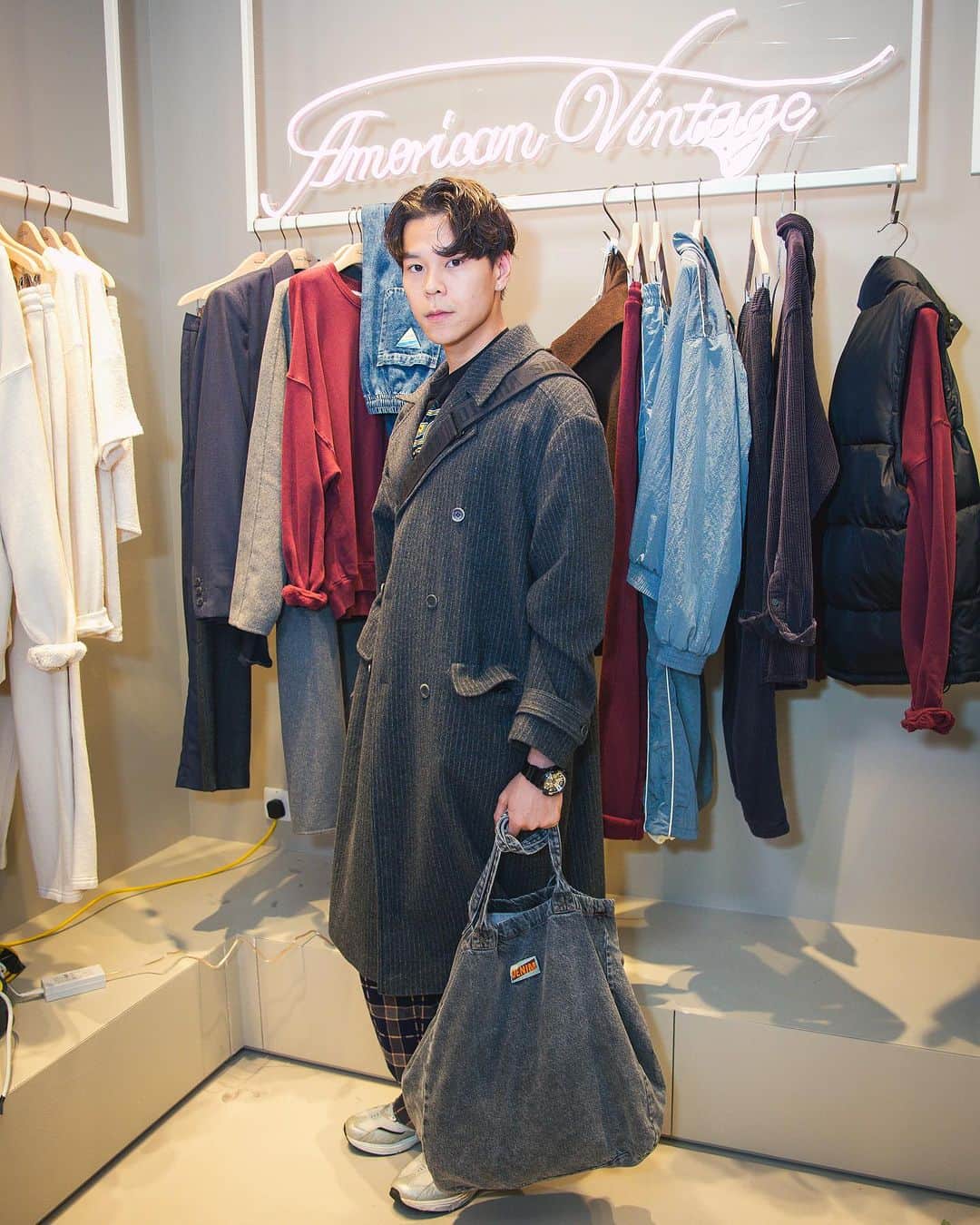 アメリカンビンテージさんのインスタグラム写真 - (アメリカンビンテージInstagram)「Here’s to an exciting evening to officially inaugurate our Hong Kong Elements store @elementshk 🇭🇰🎉  On the program: 🍿 Pop-corn stand 🖍️ Calligraphy on our tote-bags 📸 Photobooth to take memories home 🪩 Music, drinks & good food!   Friends in HK, we look forward to welcoming you 🤍  #americanvintage #amvfriends #event #amvparty #hongkong #elements #hkelements #hkshopping」11月15日 2時41分 - americanvintage_officiel