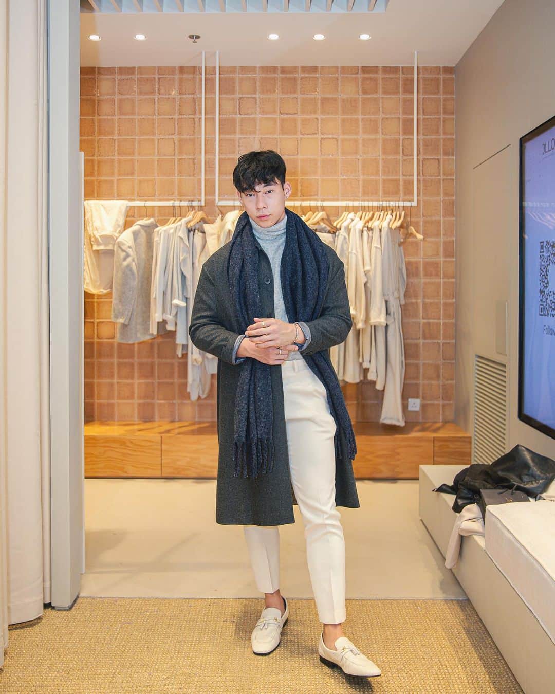 アメリカンビンテージさんのインスタグラム写真 - (アメリカンビンテージInstagram)「Here’s to an exciting evening to officially inaugurate our Hong Kong Elements store @elementshk 🇭🇰🎉  On the program: 🍿 Pop-corn stand 🖍️ Calligraphy on our tote-bags 📸 Photobooth to take memories home 🪩 Music, drinks & good food!   Friends in HK, we look forward to welcoming you 🤍  #americanvintage #amvfriends #event #amvparty #hongkong #elements #hkelements #hkshopping」11月15日 2時41分 - americanvintage_officiel