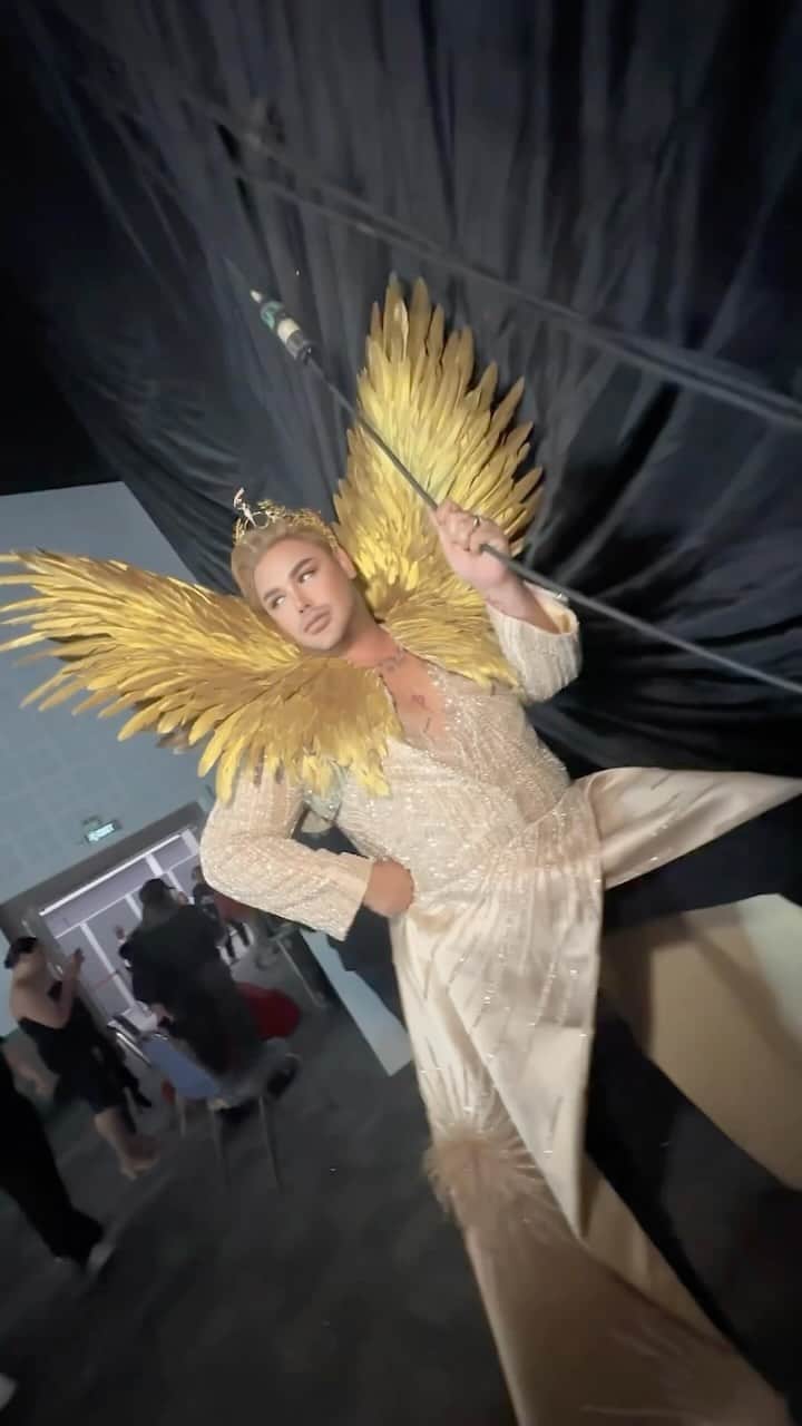 Ivan Gunawanのインスタグラム：「Recap for today for @missgrandkrungthep_saraburi event. How do you like my walk ? Showw  showww with  top 11 @missgrandinternational」