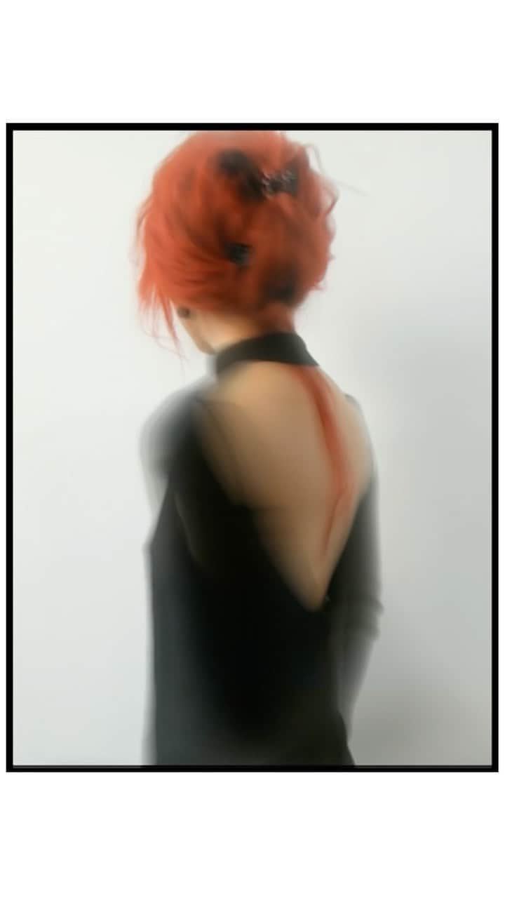 UNIFのインスタグラム：「Ion Shrug tutorial with @jellyeeee ~ ft the Piko Top and Cinth Skirt」