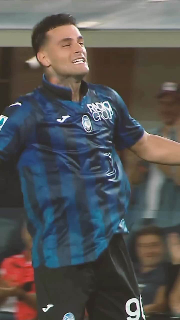 のインスタグラム：「@iamscamacca vibes 🇮🇹🔥  🎥 @azzurri  #GoAtalantaGo ⚫️🔵」