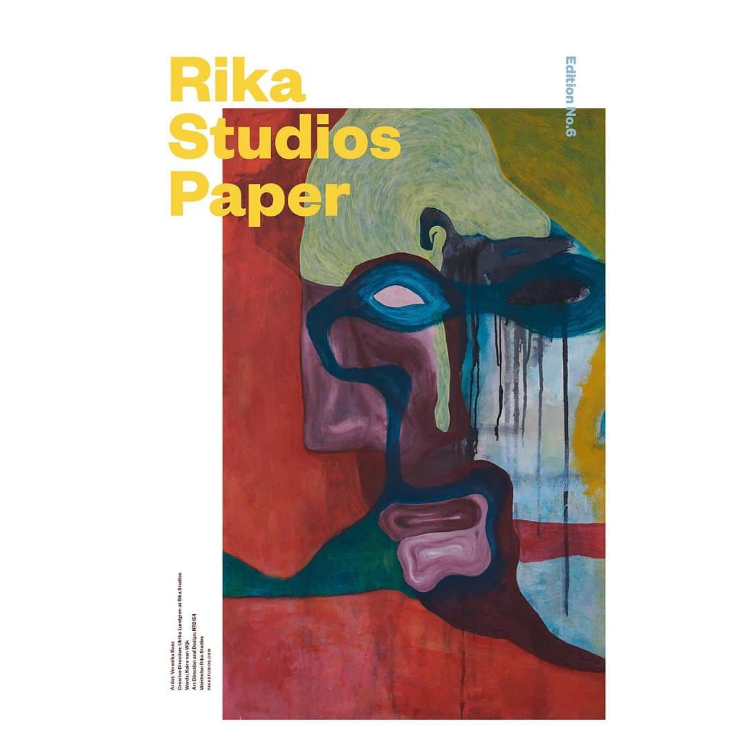 リカさんのインスタグラム写真 - (リカInstagram)「Veronika Kunz 💚 @kunz.veronika  Artist - Model  How did you get into painting? As a child my father was always drawing and sculpting. That’s how I started painting.  It’s a way to reflect on the world around me.  Like therapy in a meditative state.  Veronika wears Rika Studios Wardrobe .  Captured by @stefanarmbruster  Styling by @ferdisibbelstudio   #rikastudiospaperno6 #limitededition #creativemind #rukastudios」11月15日 3時24分 - rikastudios_