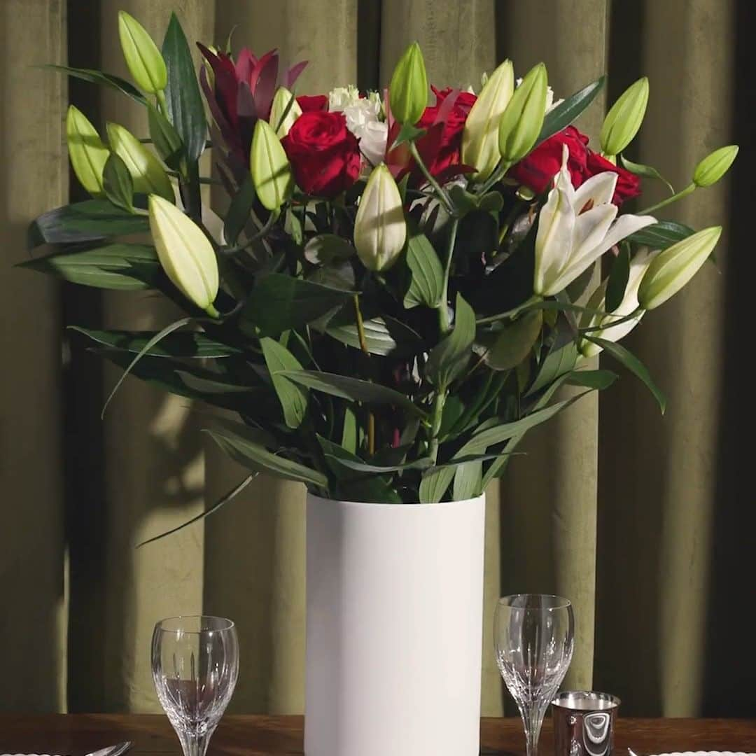 Harrodsのインスタグラム：「The most elegant way to showcase your favourite bouquet? In the Babylone vase from Christofle, designed by Mademoiselle Aurélie Bidermann – because no one captures the art de vivre quite like the French silverware brand.  Team with your existing silver and porcelain tableware with the Babylone collection for an elevated table setting. Shop Christofle in the Home & Furniture department on the Third Floor.  #Harrods」