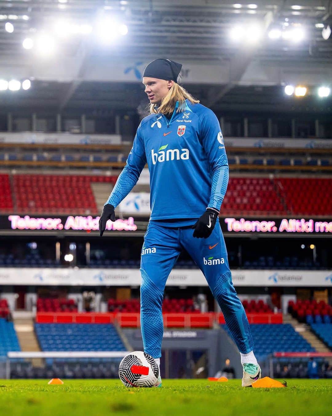 アーリン・ブラウト・ハーランドのインスタグラム：「🥶❄️🇳🇴」