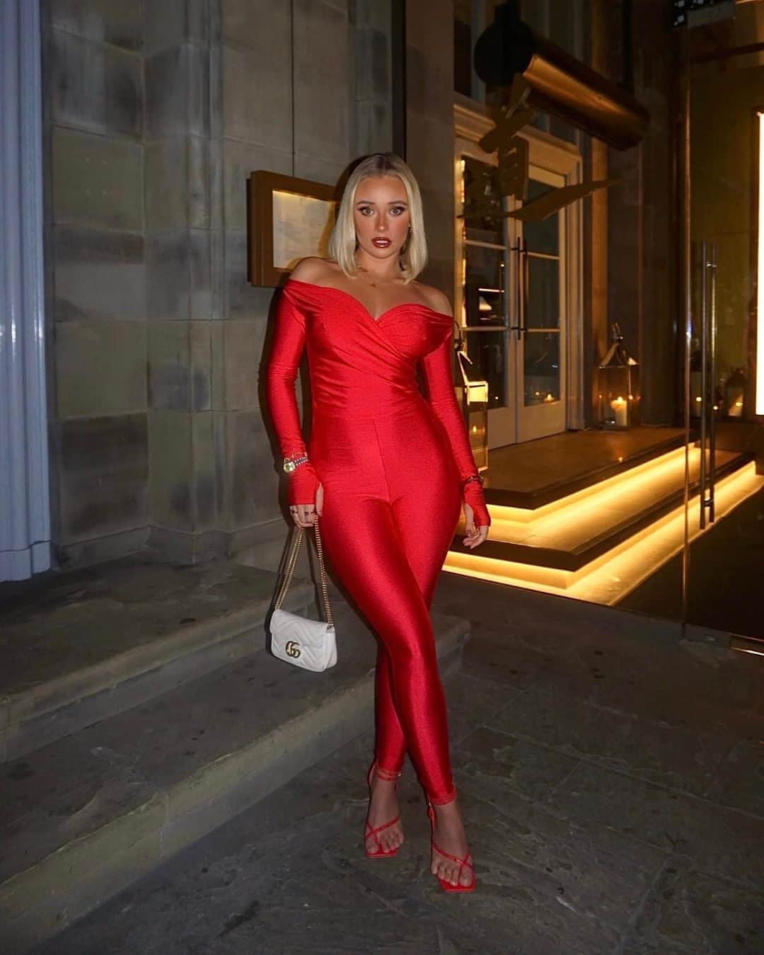 Public Desireのインスタグラム：「Lady in Red ❤️‍🔥  Grab an extra 20% off using code: GET 20 💌  📸 @_oliviamahan 🔎 Wrap front off shoulder jumpsuit red £30.00/$45.00」