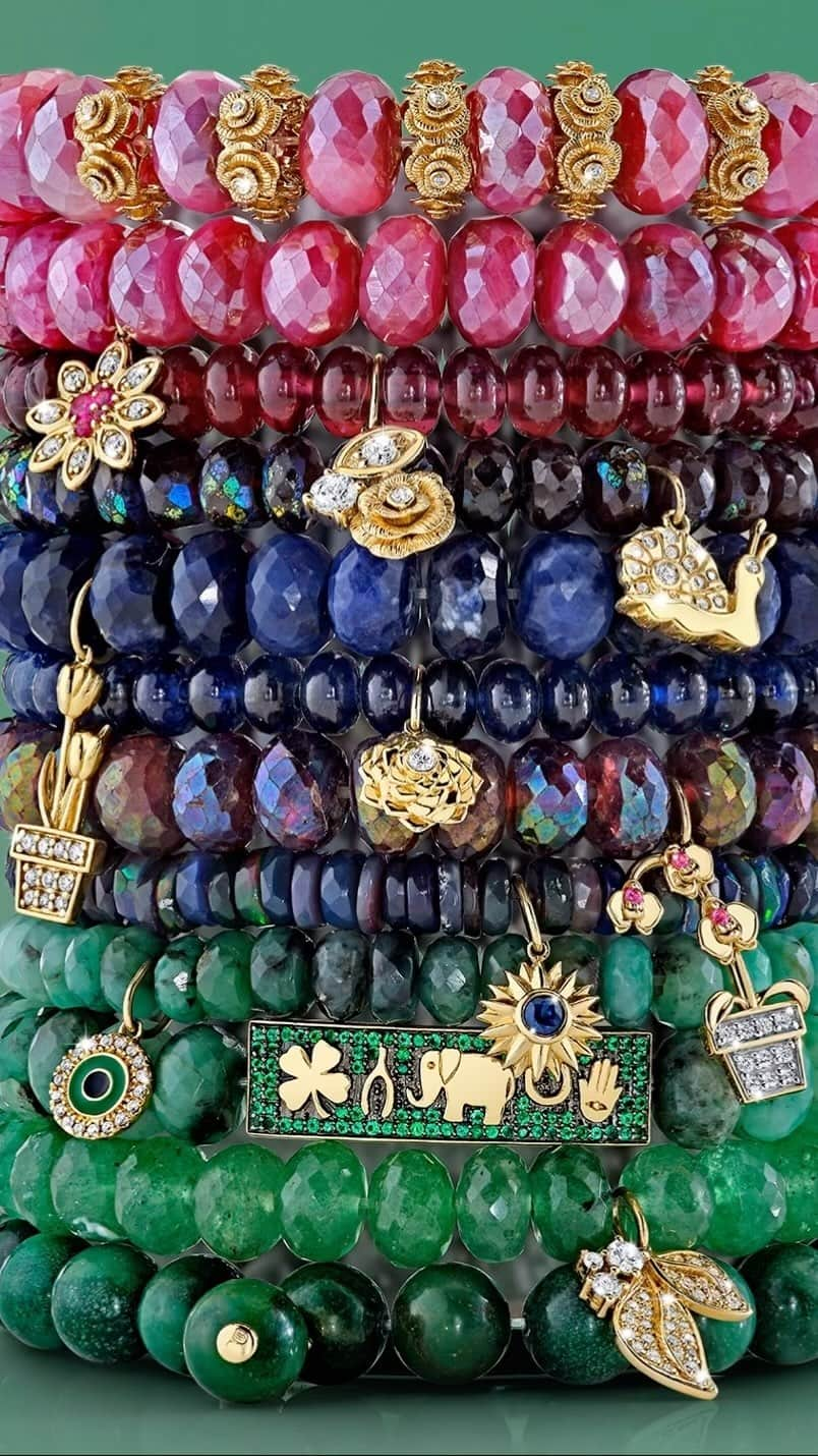 シドニーエヴァンのインスタグラム：「Meet the Fantastic Florals Stack 💚 Featuring beautiful Rhodolite, Sapphire, Green Quartz, and more!   Which bracelet is your fav?   #SydneyEvan #finejewelry #beadedbracelets」