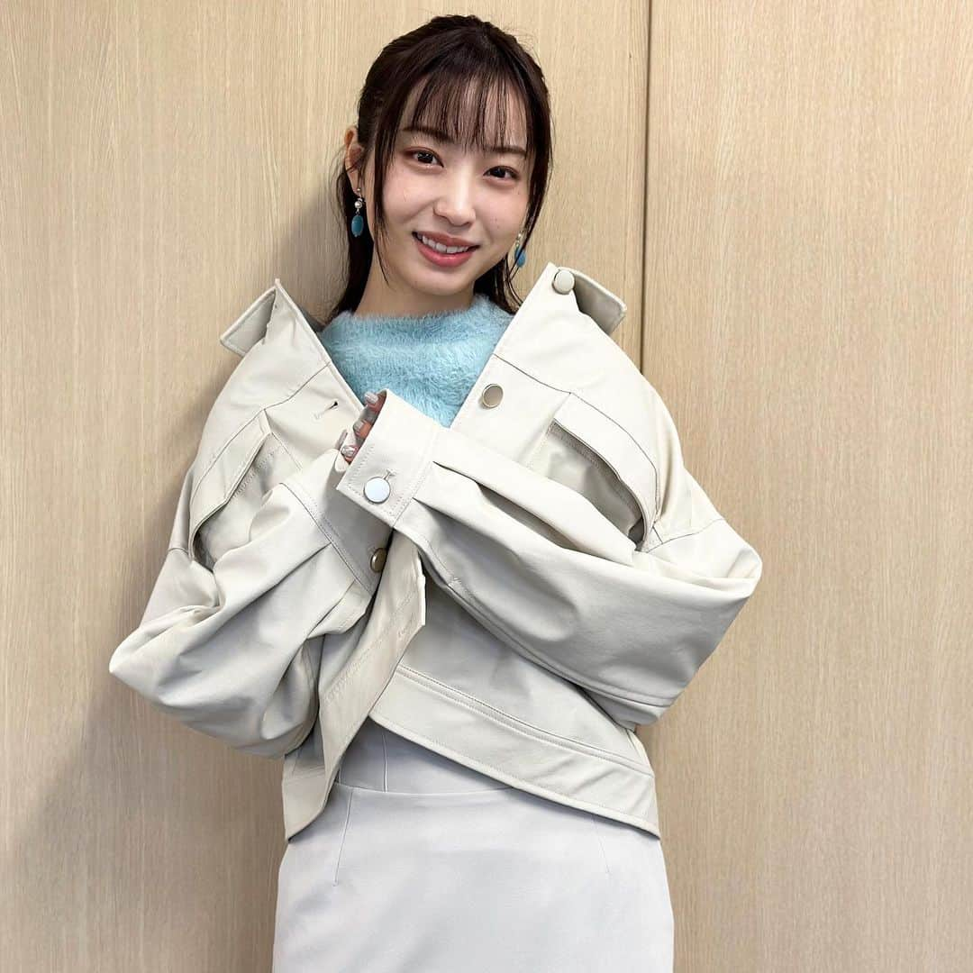 フジテレビ「めざましテレビ」さんのインスタグラム写真 - (フジテレビ「めざましテレビ」Instagram)「お天気コーナー「きょう何着て行く？」 林佑香の毎日のコーデを紹介♪  11月15日（水）  【今日のコーデ】 🌟ジャケット☞ @la_boutique_bonbon_official １万9800円 🌟ニット☞ @and.couture 7920円 🌟スカート☞ @mercuryduo_com １万2100円 🌟靴☞ @dianashoespress ２万8600円  🌟イヤリング☞ @abiste_official 5500円  【コーデのポイント】 きれいめなタイトスカートコーデを、こなれ感のあるフェイクレザージャケットで抜けよく🏍️かしこまりすぎず、小粋なムードが叶います💡    #めざましテレビ #きょう何着て行く？ #林佑香 #今日のコーデ #コーデ #CanCam #今日のファッション#ootd #きょう何着て行く？は月〜金朝6時22分ごろ放送📺 #ゆかちゃん #きれいめコーデ #きれいめカジュアル #大人コーデ #秋コーデ #オフィスカジュアル #上品コーデ #アナウンサー衣装」11月15日 15時00分 - mezamashi.tv