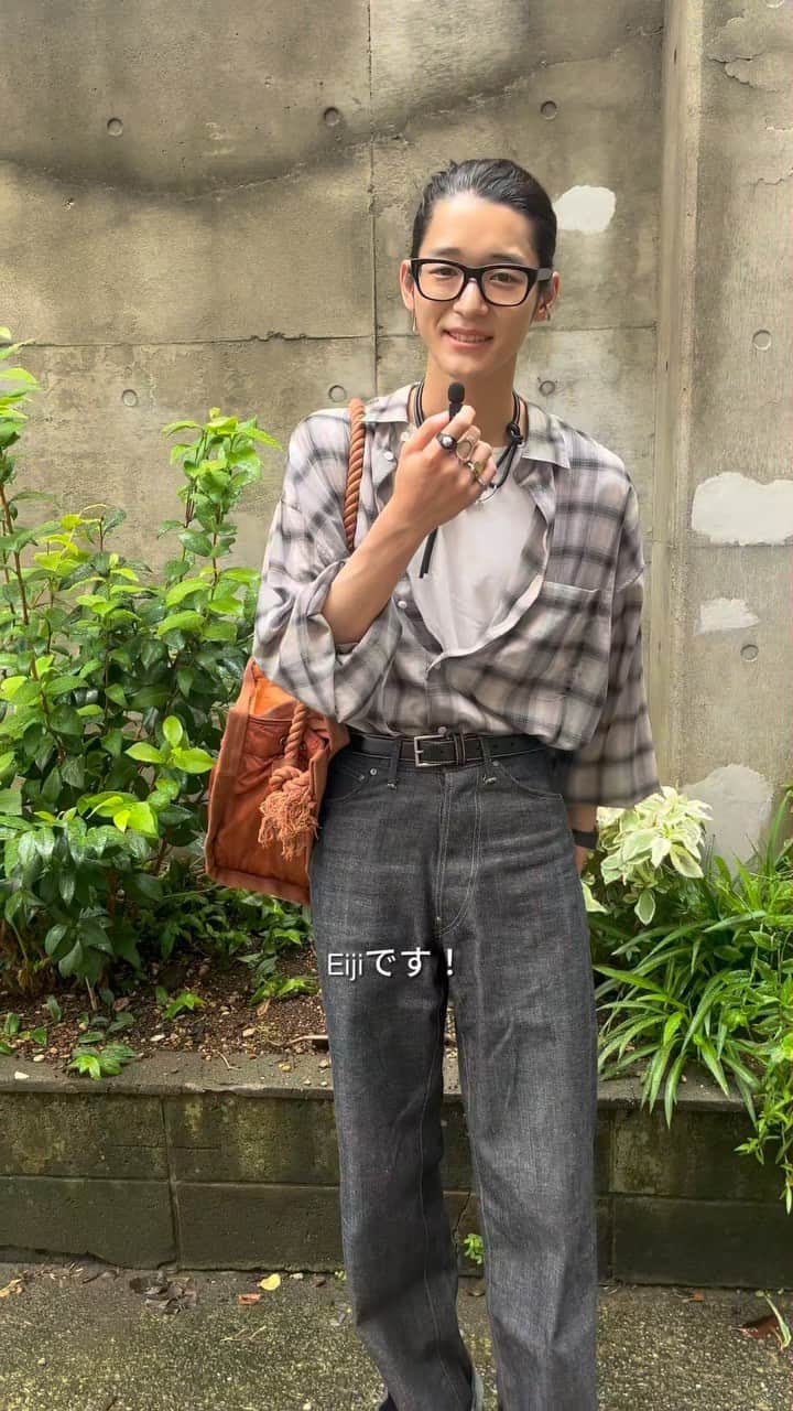 Droptokyoのインスタグラム：「Eiji／モデル  シャツ／#trove  Tシャツ／#levisvintage  パンツ／#taigatakahashi  バッグ／#porter  メガネ／#olivergoldsmith  ベルト／#commedesgarcons  ネックレス／#byberecords  時計／#gshock  リング／#MYM #bedjwford ほか  #droptokyo #streetsnap #fashion #ストリートスナップ」