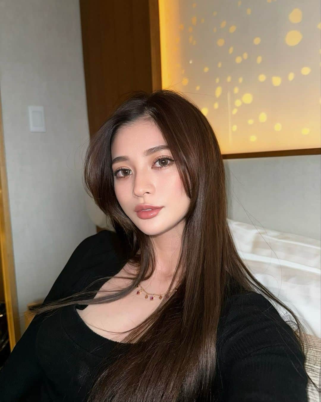 𝙼𝙰𝙰𝚈𝙰のインスタグラム：「こっちにしよ↖️」