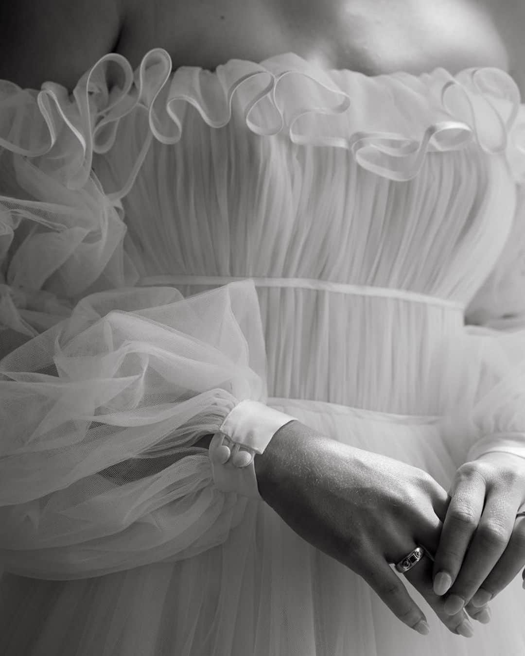 Steven Khalilさんのインスタグラム写真 - (Steven KhalilInstagram)「The captivating allure of our beautiful bride  in custom STEVEN KHALIL Couture gown. ​​​​​​​​​⁣ #stevenkhalil #stevenkhalilbride #weddinggown #bridal」11月15日 6時11分 - steven_khalil