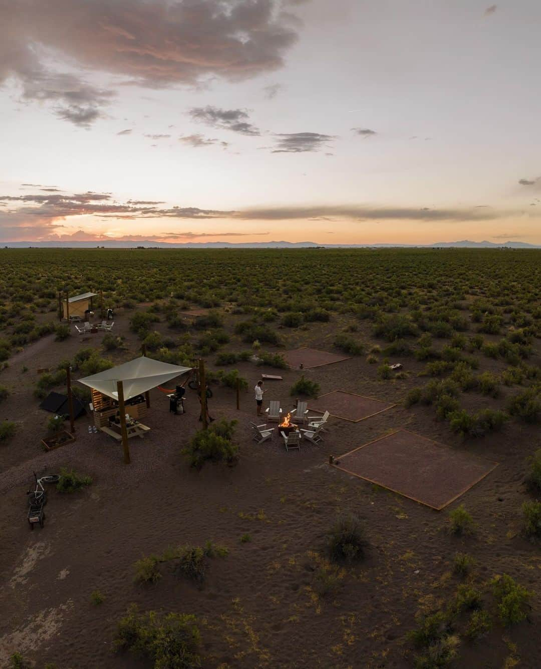 Alex Strohlさんのインスタグラム写真 - (Alex StrohlInstagram)「So happy to share that I have joined the @ramble.camp ambassador team! As soon as I heard the concept of reinventing the campground experience I kicked myself for not thinking about it before..   In a world full of disappointing mass use campgrounds, Its refreshing to show up to a place that is integrated in nature, not full of loud RV generators, and has a nice vibe to it.   These are from my visit to the Great Sand Dunes location - what an underrated spot that is. If you’re into this concept, give Ramble a follow to know where they’ll open their next camps  @ramble.camp | photos @evanruderman」11月15日 6時06分 - alexstrohl