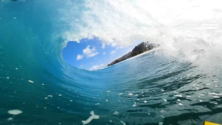 ジェイミー・オブライエンのインスタグラム：「In the belly of the beast Pipeline #gopro」