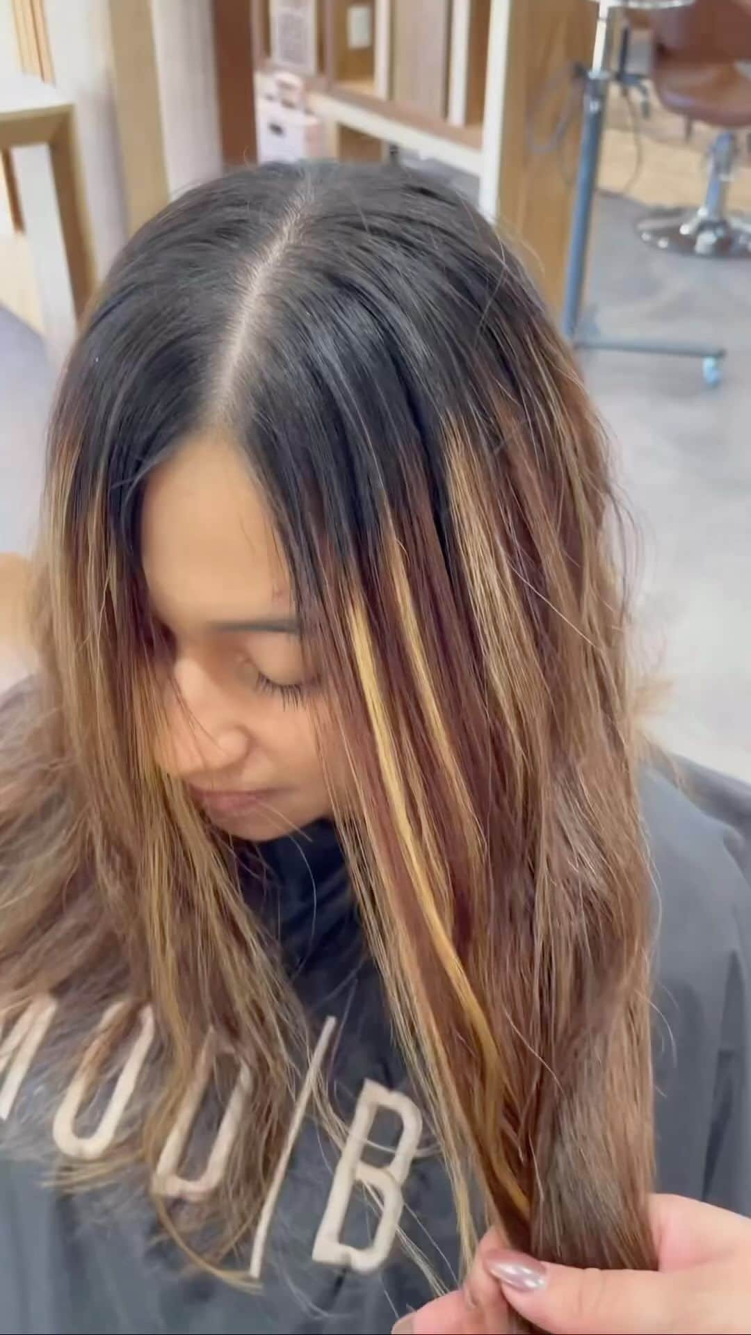 CosmoProf Beautyのインスタグラム：「Check out this color correction break down from @Frances_HairArtist using @KenraProfessional!  As @Frances_HairArtist says, “the best way to approach a color correction is by breaking it down into steps and deciding what each step needs.   ► V-Shape application using @KenraProfessional Simply Blonde Blue Powder Lightener + 30vol. ► Lowlights with #KenraColor Demi 5NUA + 9vol. ► Babylight highlights on the crown with Simply Blonde Blue Powder Lightener + 20vol. ► Overall toner, Demi 8B + 8NUA & 9vol.  For all your Kenra Professional needs, visit us online at www.CosmoProfBeauty.com or in-store. We have everything you need for a successful color correction!  #CosmoProf #KenraProfessional #HairTransformation #HairTutorial #BehindTheChair #HairstylistEducation」