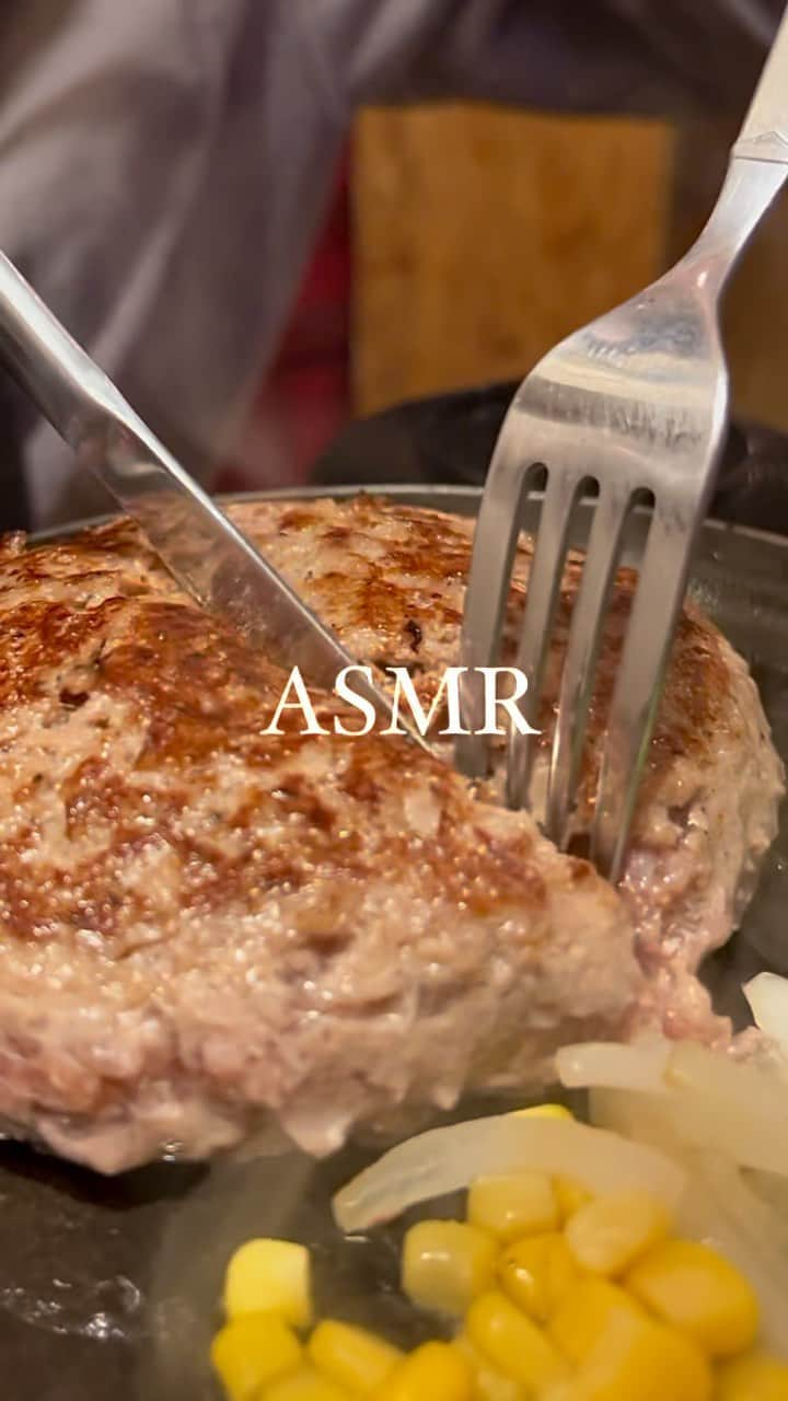 宮崎まこのインスタグラム：「福よし🍔六本木  初めてのASMR  #ハンバーグ #asmr #六本木ハンバーグ #港区ハンバーグ #ビアバー #ビール #お酒好きな人と繋がりたい #肉好きな人と繋がりたい #黒毛和牛ハンバーグ #黒毛和牛　#六本木グルメ」