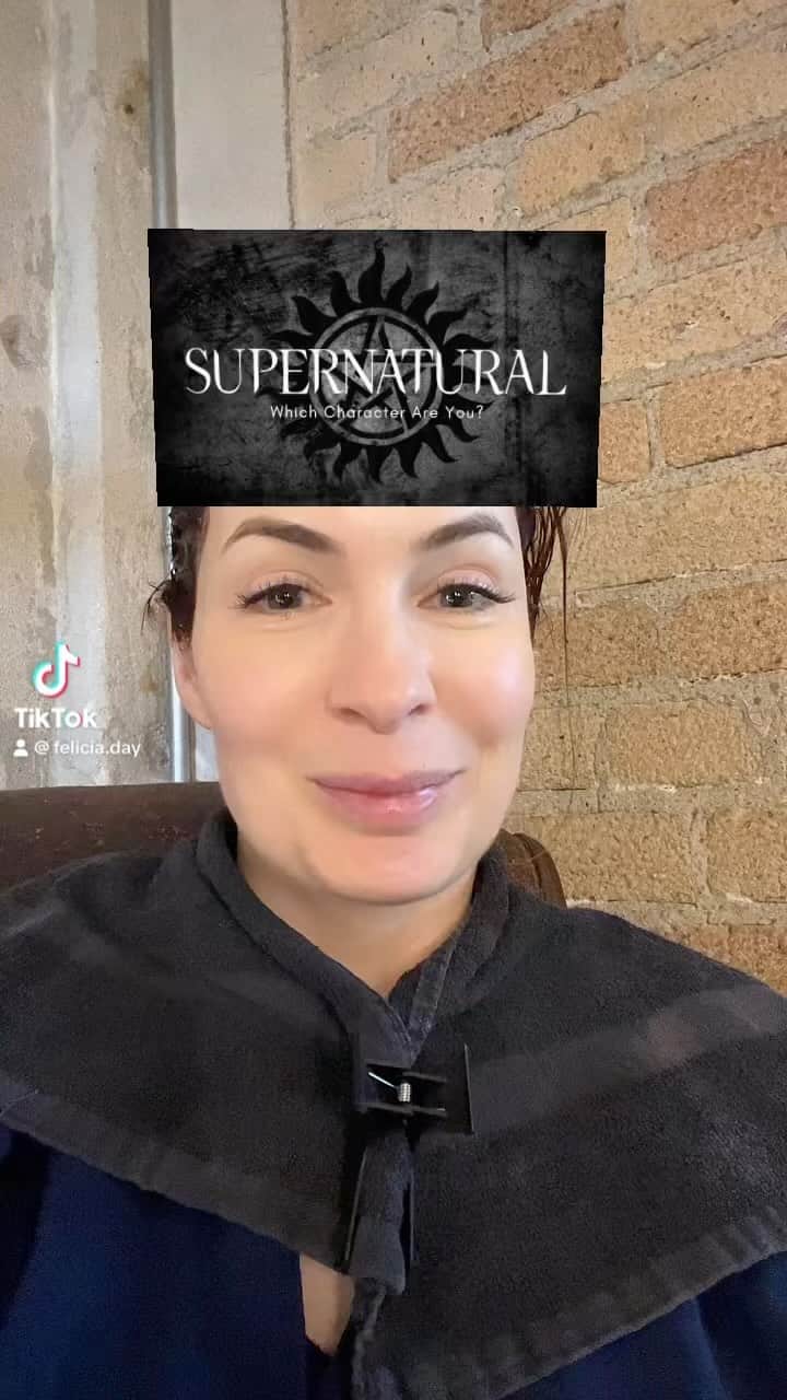 フェリシア・デイのインスタグラム：「I dunno man, the filters just don’t like me. #spnfamily #feliciaday」