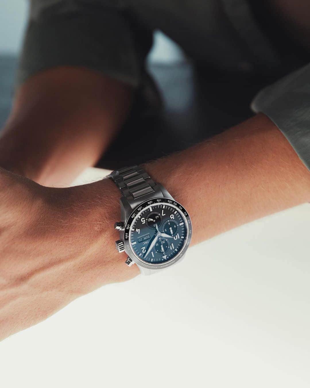 MERCEDES AMG PETRONASさんのインスタグラム写真 - (MERCEDES AMG PETRONASInstagram)「It’s time for something new - the Pilot's Watch Performance Chronograph 41 Mercedes-AMG PETRONAS Formula One™️ Team  #PerformanceChronograph | #TheReference | #AMGxIWC」11月15日 7時12分 - mercedesamgf1