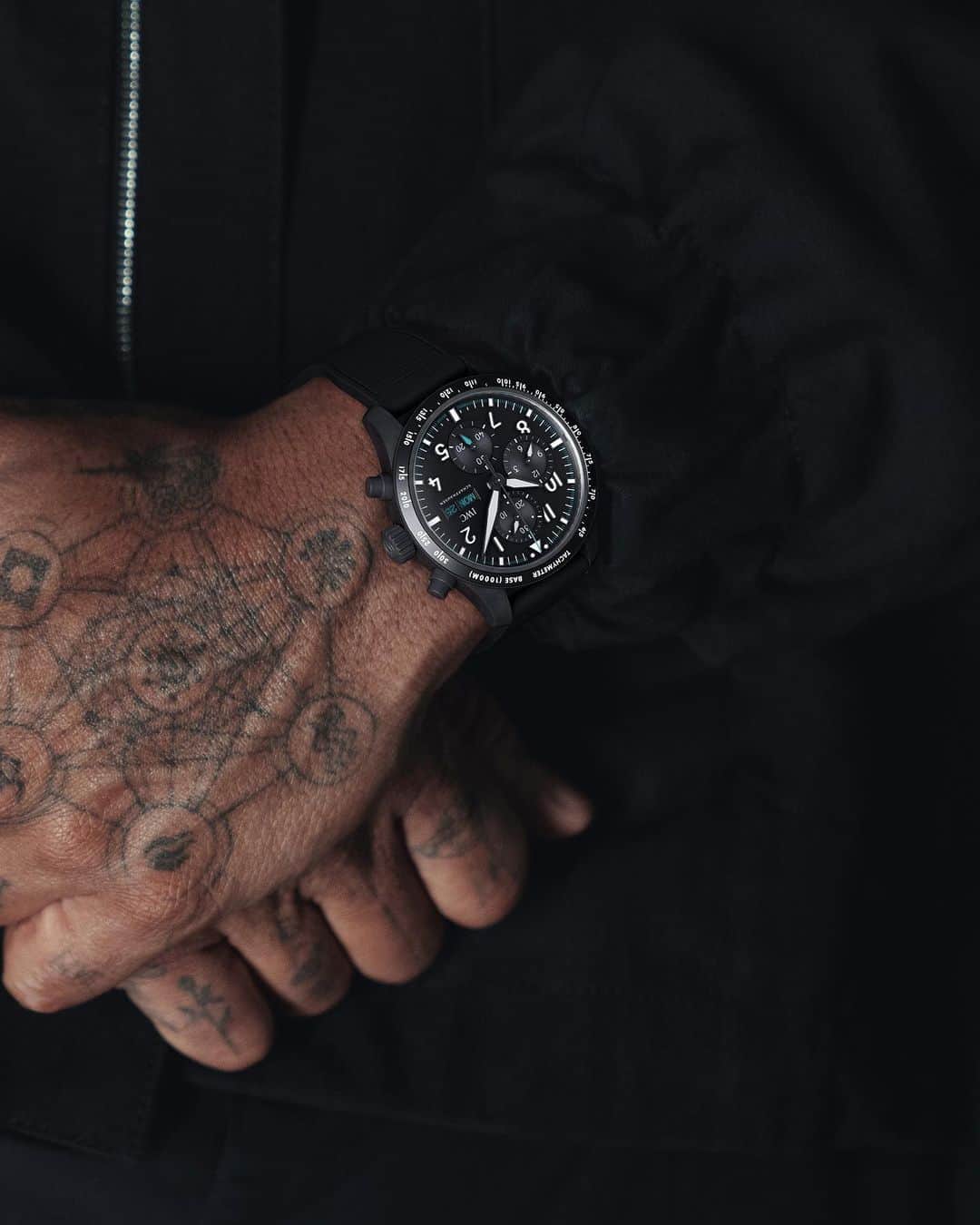 MERCEDES AMG PETRONASさんのインスタグラム写真 - (MERCEDES AMG PETRONASInstagram)「It’s time for something new - the Pilot's Watch Performance Chronograph 41 Mercedes-AMG PETRONAS Formula One™️ Team  #PerformanceChronograph | #TheReference | #AMGxIWC」11月15日 7時12分 - mercedesamgf1