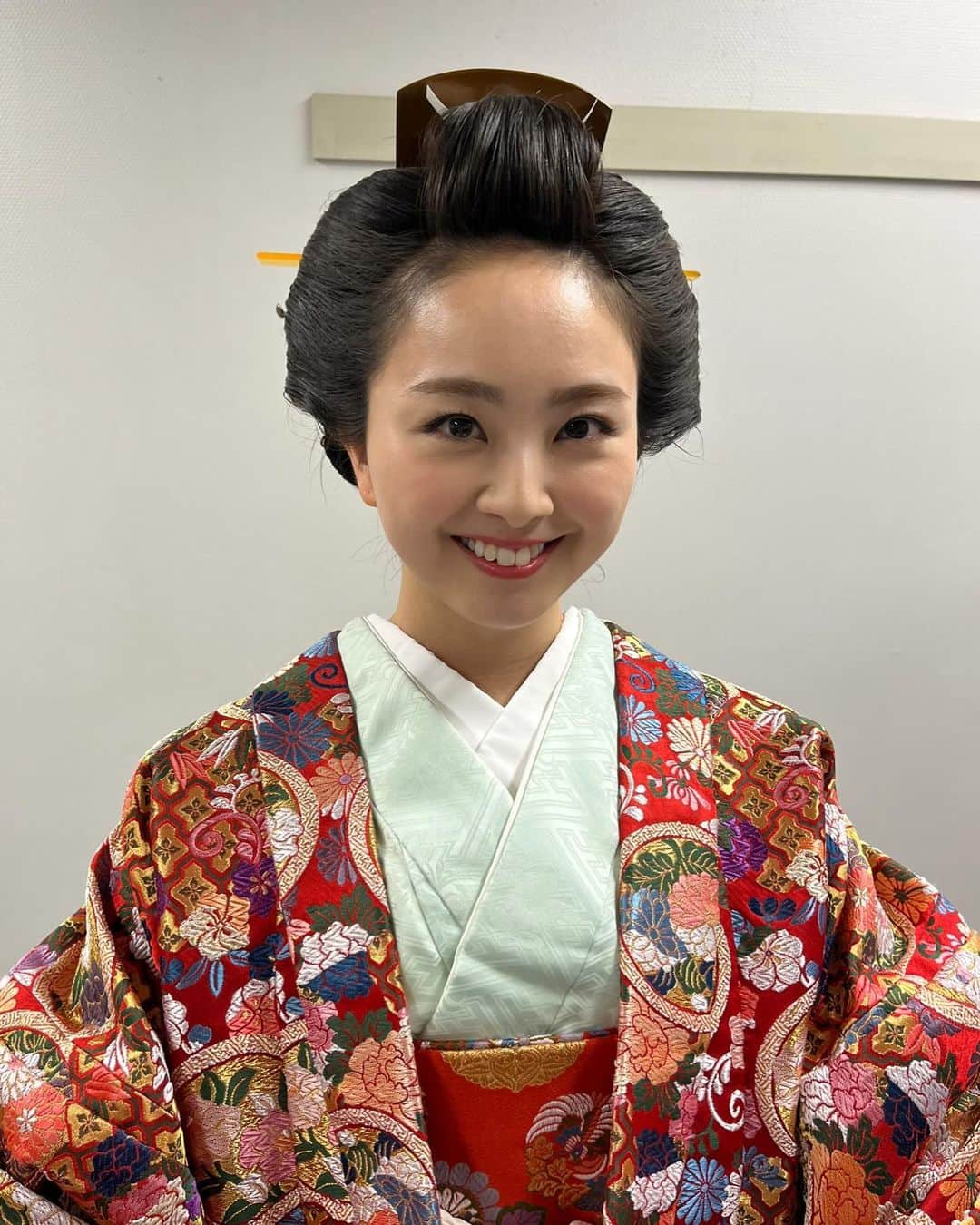 荒井レイラさんのインスタグラム写真 - (荒井レイラInstagram)「アコムの新CMに出演しています ぜひご覧下さい^ ^  #アコム #cm #大奥」11月15日 8時12分 - reira_arai_off