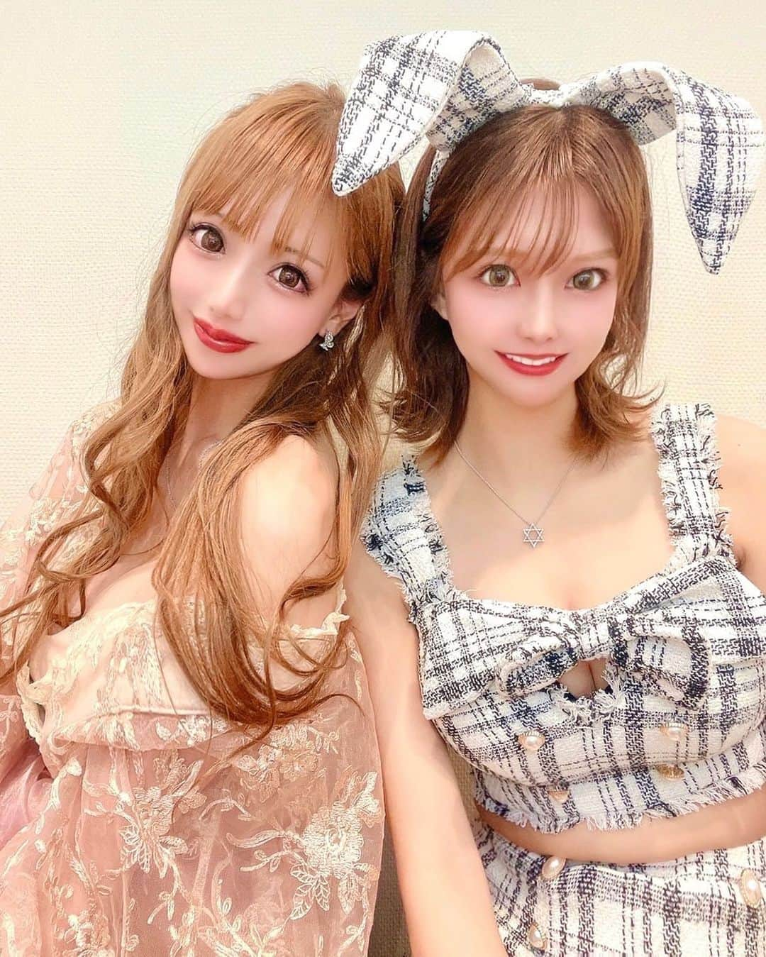 美咲ゆいのインスタグラム：「ゆい💓みゆう  わたしの見てた世界はいつも暗く モノクロだった景色に 色をつけてくれて どこかで夢見て憧れていたものを 現実にしてくれた女の子です♡ だから大切で好きなのです  ふたり一緒ならきっと大丈夫だね🧸🌼  #ゆいみゆう  #なかよっぴ  #にこいち  #ジェントル  #ジェントルマンズクラブ」