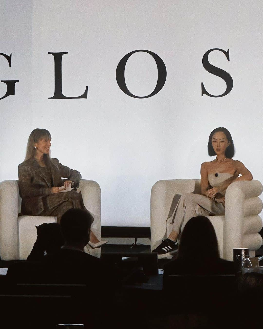 クリッセル・リムさんのインスタグラム写真 - (クリッセル・リムInstagram)「Mornings in Santa Barbara 🖤 had the honor of opening up the @glossyco conference today speaking about my journey of relaunching @PHLUR and the highs and the lows. How PHLUR’S first scent Missing Person had a waitlist of 250,000+ people and this was a brand new scent that no one has ever smelled before. It has been a wild ride and I’m so grateful to be building a business with the dream team. So proud how far we have come and we’re just getting started 🎉」11月15日 8時26分 - chrisellelim