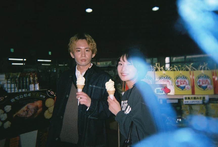 上大迫祐希さんのインスタグラム写真 - (上大迫祐希Instagram)「映画『青すぎる、青』 今週までの上映となる映画館がいくつかあります。  11/16(木)まで キノシネマ天神　福岡  11/17(金)まで 新宿K's cinema  東京 シアターセブン  大阪  ご都合よろしければ、 ぜひ映画館でご覧いただけると嬉しいです！  写真は希良役の原愛音ちゃんが撮影期間に撮ってくれたもの📸 @aine_hara_0808   #映画 #青すぎる青 #鹿児島 #フィルムカメラ #オフショット」11月15日 8時36分 - y_kamioosako