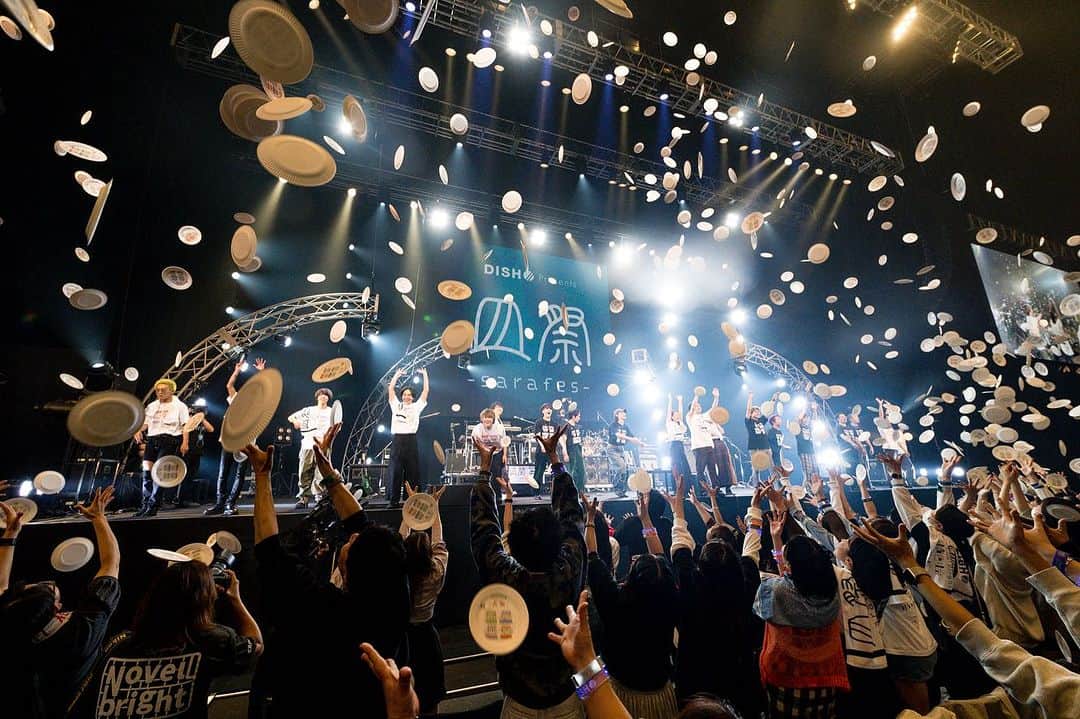 OKAMOTO’Sさんのインスタグラム写真 - (OKAMOTO’SInstagram)「. ❤️‍🔥2023.11.12(日)東京ガーデンシアター DISH//初 主催フェス「皿祭 -sarafes-」  📸by @rayotabe」11月15日 15時06分 - okamotos_official