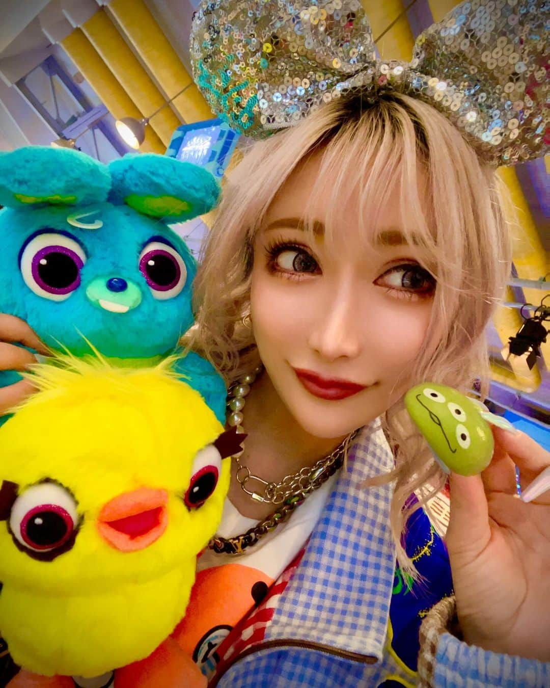 AIKAさんのインスタグラム写真 - (AIKAInstagram)「🐭🏰‎🤍 . 2022」11月15日 15時07分 - aika_honmono