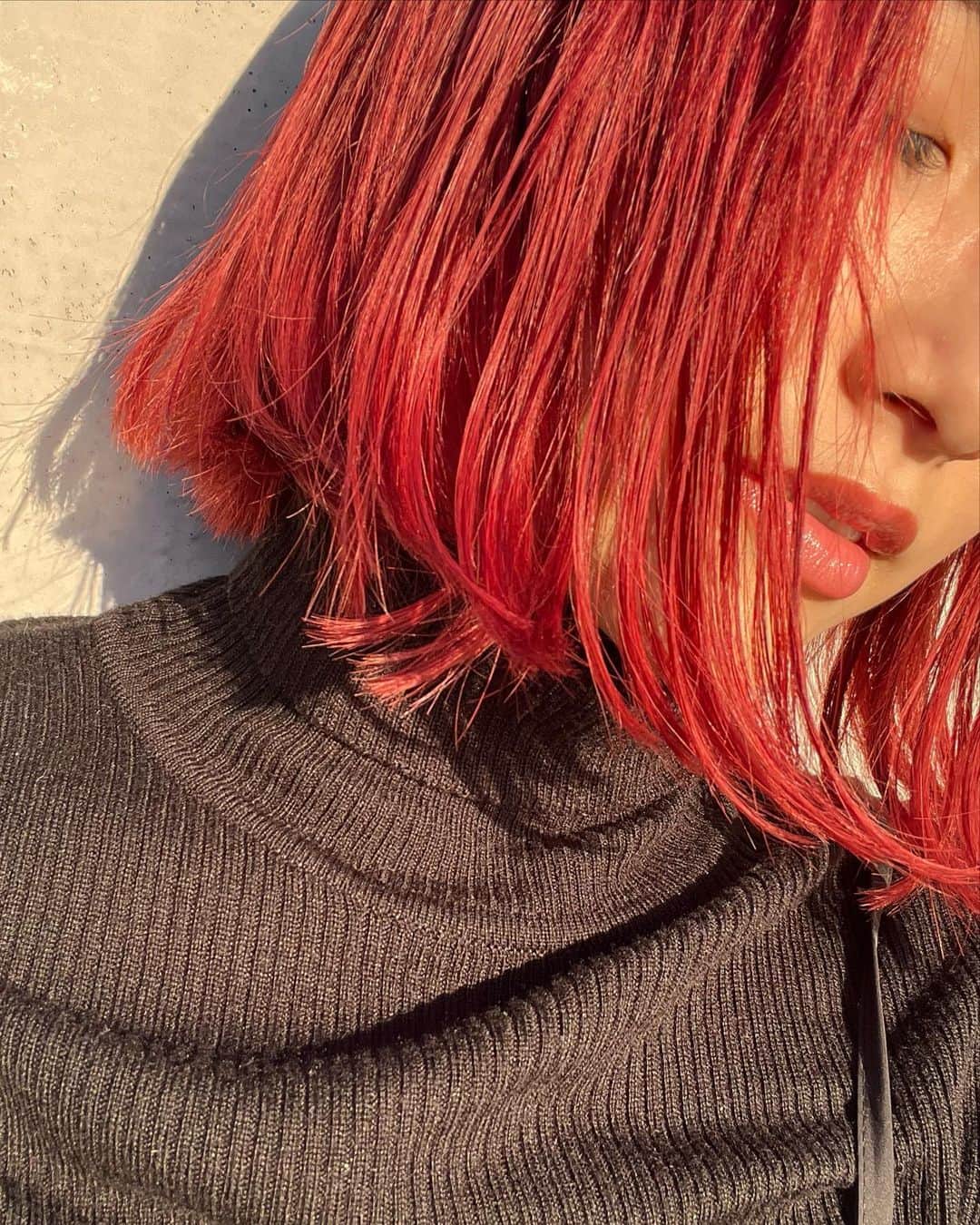 SAKURAさんのインスタグラム写真 - (SAKURAInstagram)「やはり赤髪続行💋 いつもありがとうすぎる　@tlonysta_hori ❤️‍🔥」11月15日 15時11分 - sakura_____julia