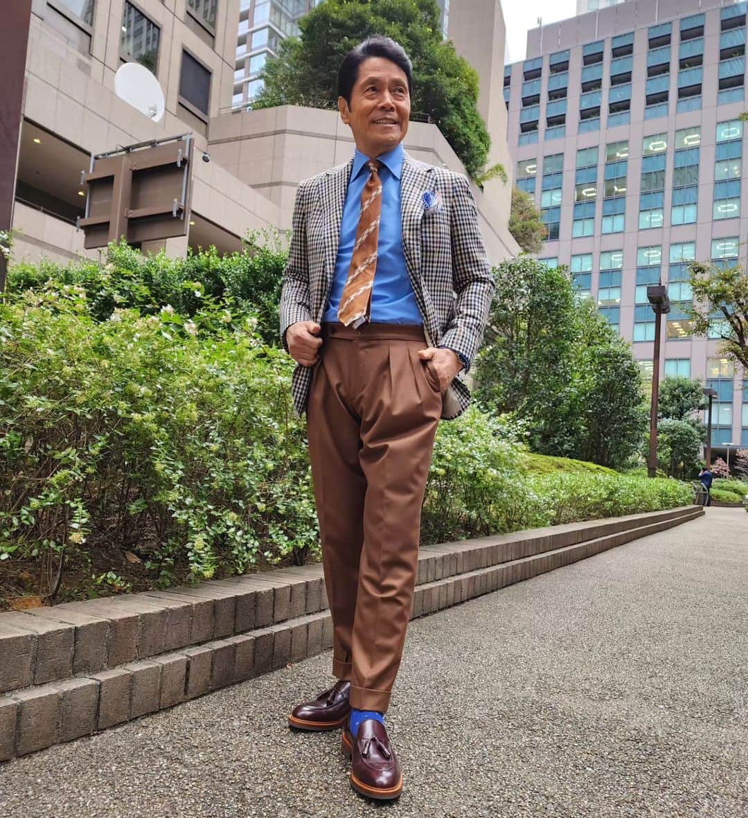 峰竜太のインスタグラム：「#アド街ック天国 #jacket #beams #shirt#yamatoyashirt #tie#attovannucci #pants #berwich #shoes#brunellocucinelli」