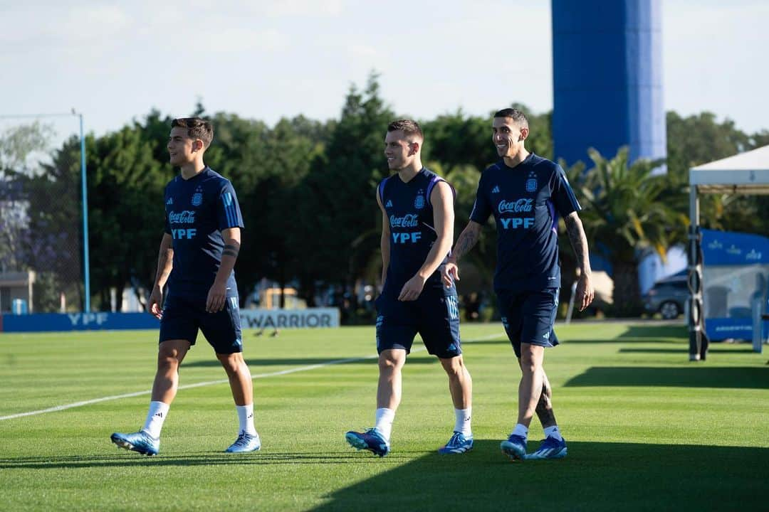 アンヘル・ディ・マリアのインスタグラム：「Que alegría tan grande es volver a estar acá. Vamos Argentina ❤️.」