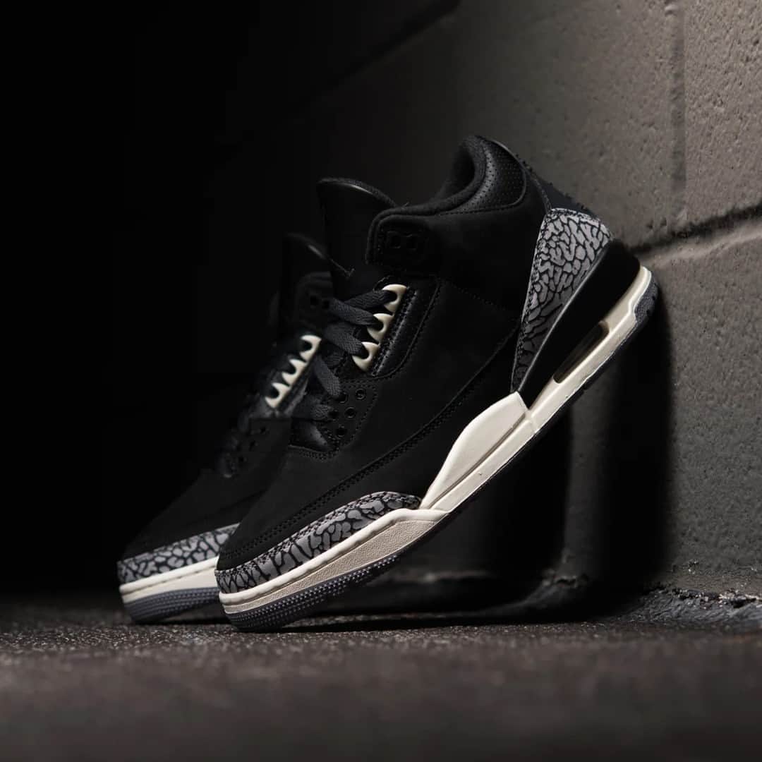 Sneaker Newsのインスタグラム：「Air Jordan 3 "Off Noir" officially drops on November 15th! Don't sleep on this women's release (sizes go up to W12/M10.5). ⁠ ⁠ LINK IN BIO for the store list!」