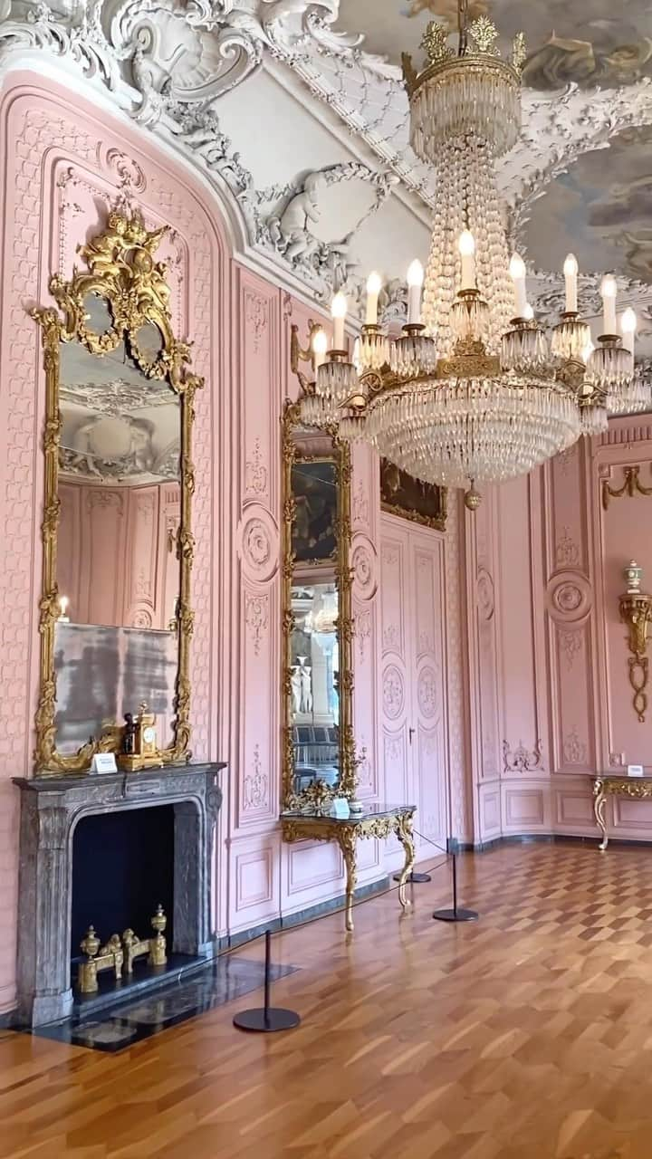 PicLab™ Sayingsのインスタグラム：「Straight out of a fairytail ✨ 💕 The Garden Hall of the Elector of Schloss Benrath near Düsseldorf, Germany is the most dreamy castle we’ve ever seen! ☁️ What do you think?  📹 @castleholic」