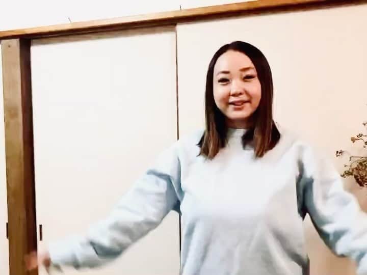 COMA-CHIのインスタグラム：「big recording with awesome friends was so much fun⛩️♨️🌈💕💕 創世縁日で歌う楽曲を、和楽器集団の @trainnovation_official さん達と一緒に長野の @mcmystie  @tsuyoshitorii 主宰 Viv studioにてレコーディングしてきました！！ この楽曲は私の和楽器アルバムにも収録するという事で、クラファンのレコーディング体験リターンに賛同してくれたマリンちゃん @o8marin8o も参加してもらって、 皆でワイワイ楽しい時間でした✨ 蠍座新月とイーグルズゲートのエネルギー受けて物凄いパワー溢れる曲になりましたんでお楽しみに😆👌❤️」
