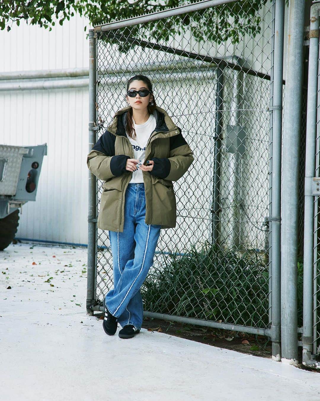 レイジブルーさんのインスタグラム写真 - (レイジブルーInstagram)「(RAGEBLUE) DAILY STANDARD READY FOR WINTER '23 OUTER STYLE  軽量で保温性が高く 着心地もいい中綿アウターは、 冬に向けて買うべき一着。 機能性だけでなくデザインにもこだわった新作を、 旬のストリートスタイルとともに楽しもう。  ▪︎ 【AIRTHERMAL】マウンテンパーカー 　¥14,960 (tax in)  ————————————  WEBストアはプロフィールURLからチェック✨ ▶️ @rageblue_official   #RAGEBLUE#レイジブルー #DAILYSTANDARD #rageblue_women  #vintagelike#vintage #アウター#アウターコーデ  #カジュアルコーデ#メンズコーデ #メンズファッション#coordinate  #メンズカジュアル#きれいめコーデ #冬コーデ#冬服#冬服コーデ  #ダウンジャケット#中綿ブルゾン」11月15日 10時17分 - rageblue_official