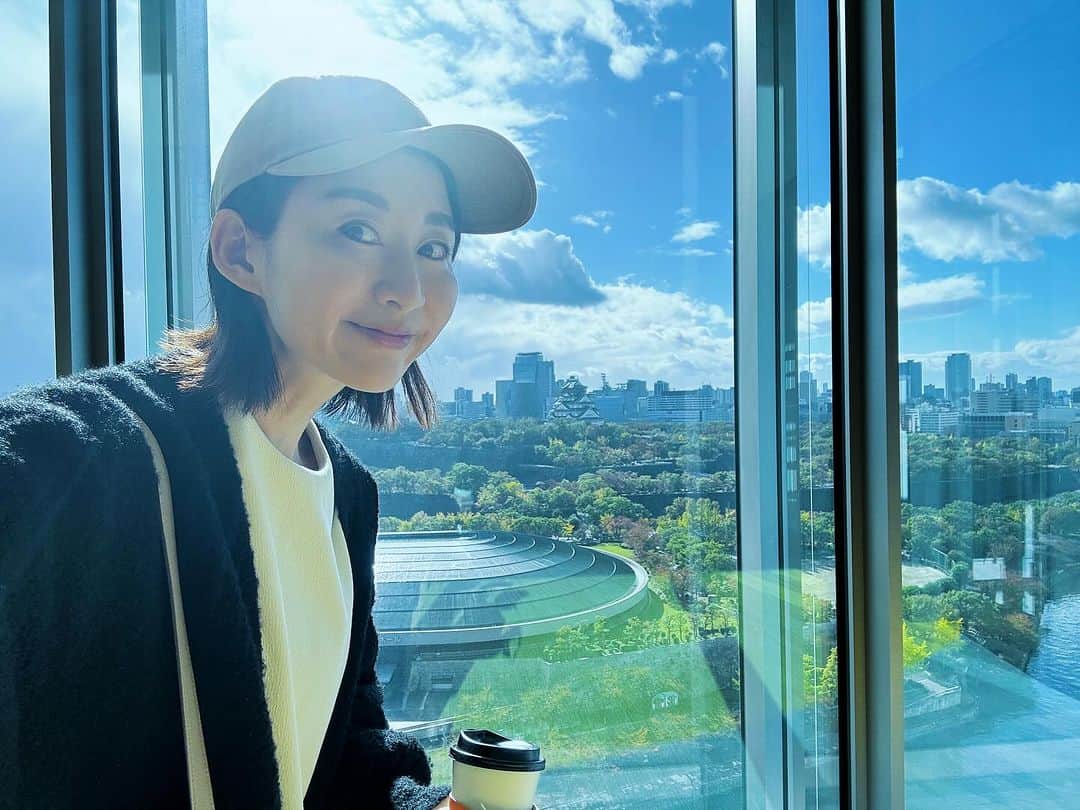 安堂サオリさんのインスタグラム写真 - (安堂サオリInstagram)「朝の雨があがって気持ち良い青空。 大阪城くっきり。  ナレーション収録でした！  ありがとうございました！！  #ナレーション #声の仕事 #大阪城 #ytv」11月15日 10時19分 - saorian