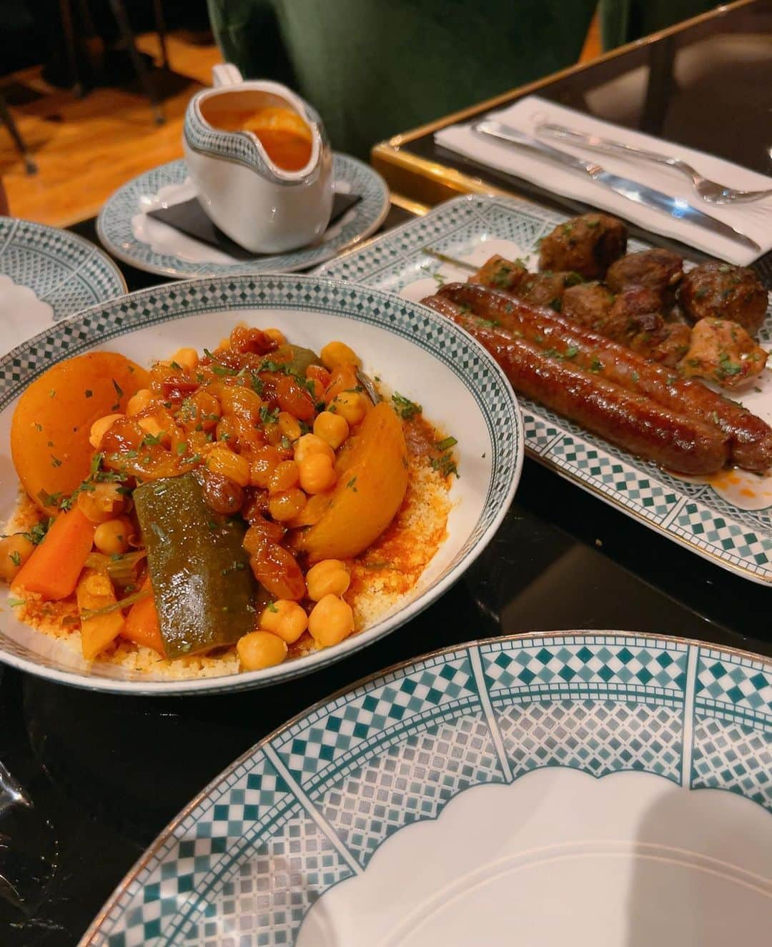 島本真衣さんのインスタグラム写真 - (島本真衣Instagram)「パリ旅行🇫🇷 やっパリ沢山食べました😋  今朝は冷えますねぇ。 暖かくして過ごしましょう♡  #パリ #paris #食事 #美味」11月15日 10時42分 - mai_shimamoto_ex