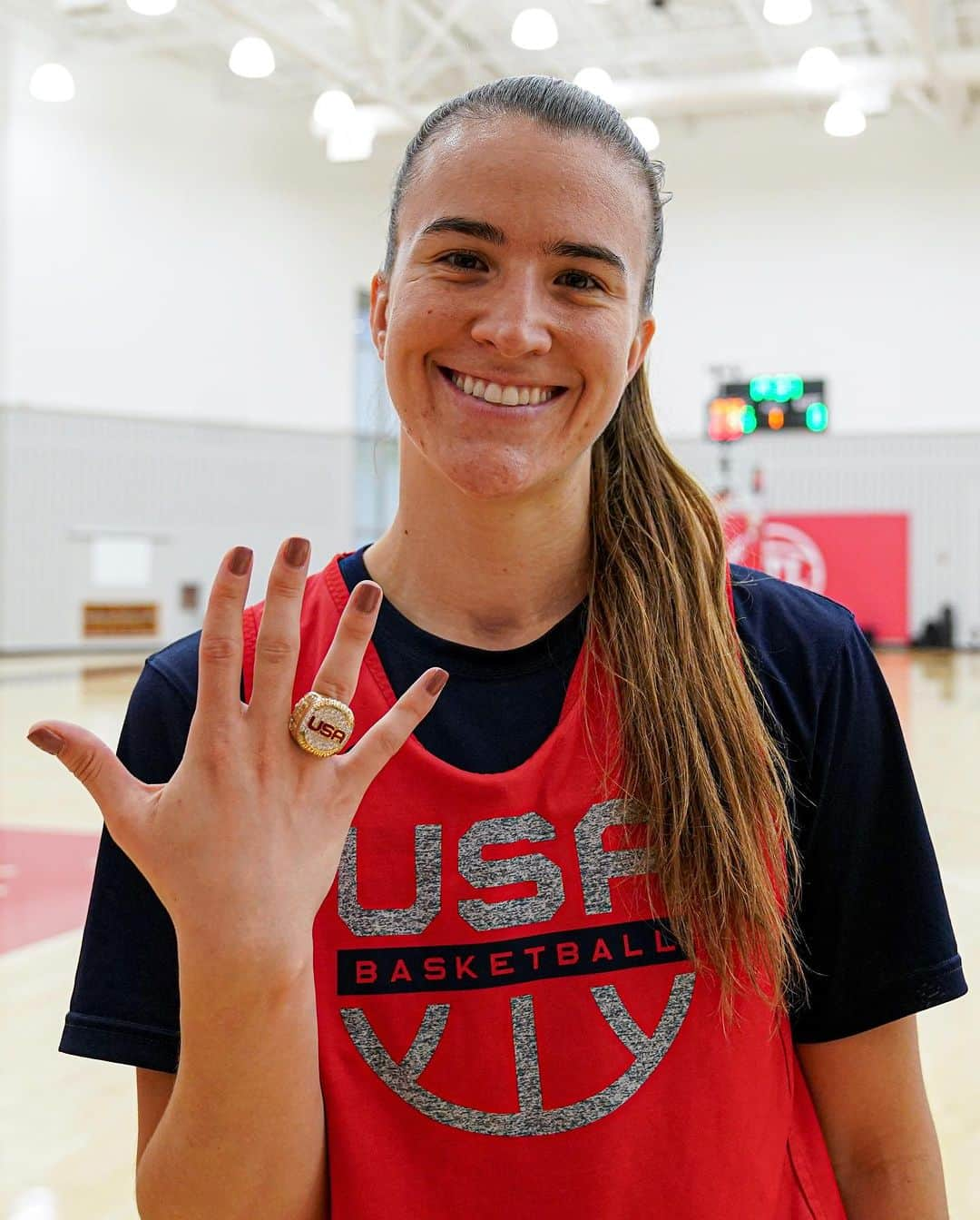 USA Basketballさんのインスタグラム写真 - (USA BasketballInstagram)「Bling for the World Champions!  Members of the 2022 🇺🇸 #USABWNT World Cup Team were presented their @baronchampionshiprings!   💍 #baronrings」11月15日 10時35分 - usabasketball