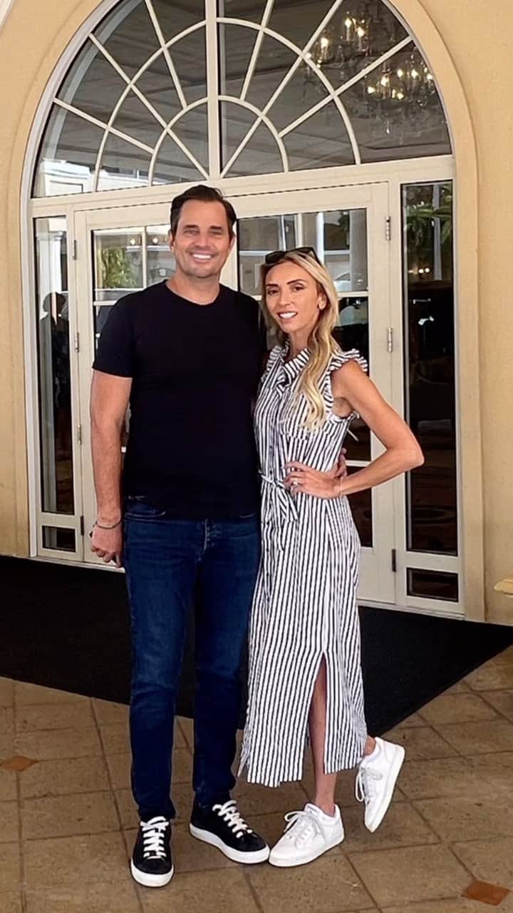 ビル・ランシックのインスタグラム：「What a whirlwind couple of weeks it’s been traveling to @hsn in sunny Florida to launch @mamadepandi Gourmet Italian Food which was so beautifully embraced by everyone and truly made my wonderful mama’s dreams come true ❤️ 🇮🇹 🍝 The launch was a great success so we celebrated with a wonderful few days at the @ritzcarltonsarasota filled with beach days, plenty of sunshine and lots of smiles all around 😄 Thank you for your sweet messages to my mama. She read every single one and was smiling ear-to-ear 🥰 Grazie!!!」