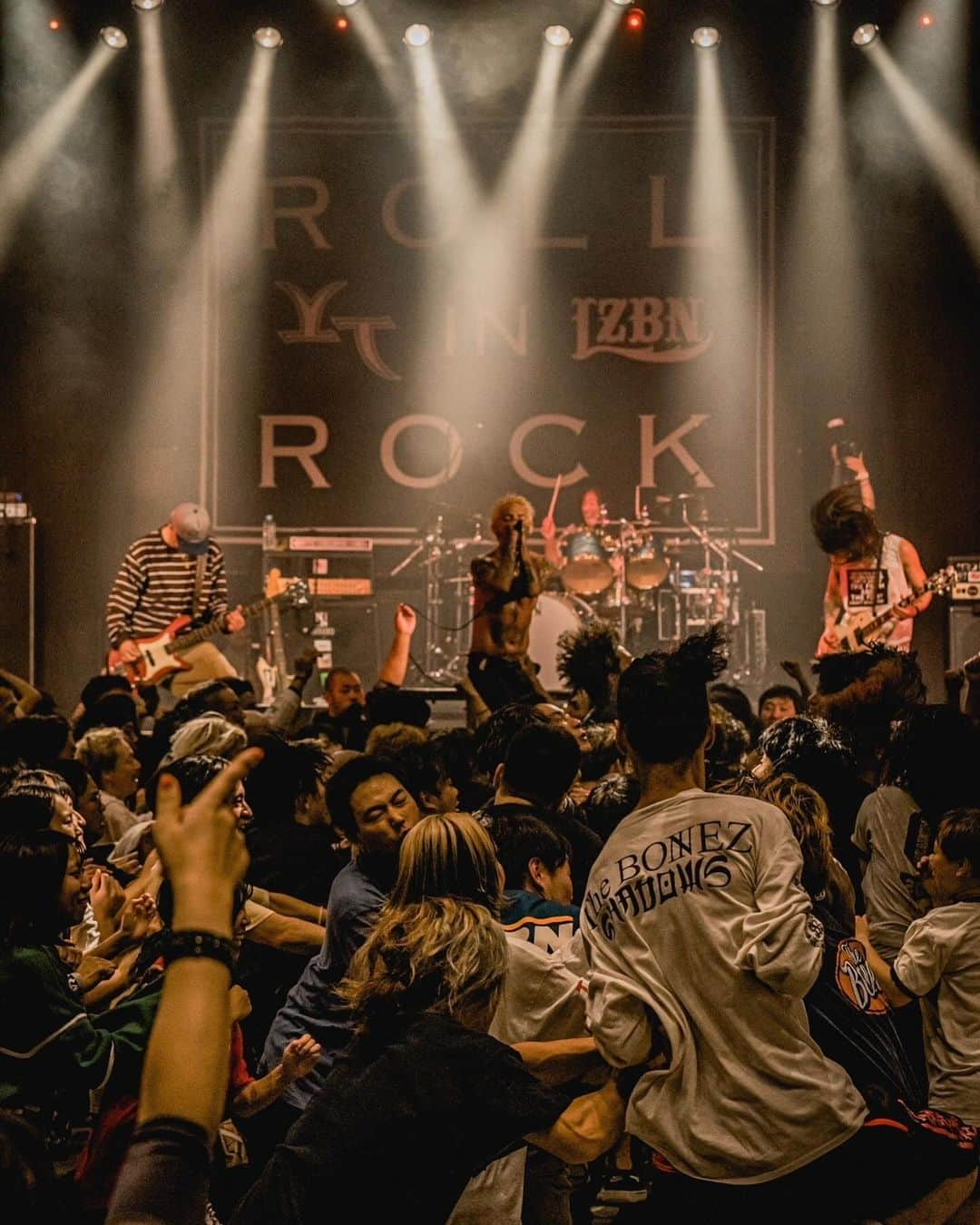 T$UYO$HIさんのインスタグラム写真 - (T$UYO$HIInstagram)「. ROLL IN  ROCK vol.6 ステージ上にランプを組んでの エクストリームなイベント！  @takeshiyasutoko と @feelin_acchan  そして会場のゴリラホールだから 実現できたイベントだったと思う  ランプ設営チーム スケーター＆ライダー 出演者にオーディエンス お疲れさまでした！  仲間のバンドばかりで 楽しい一日を過ごさせてもらったよ！  photo @eikihosomi   #thebonez #lzbn #feelin #rir」11月15日 11時17分 - tsuyoshi_ptp