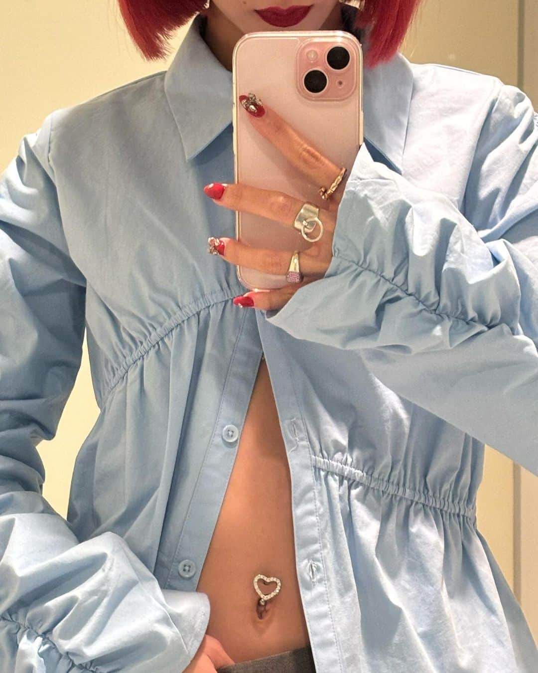 AYAのインスタグラム：「❤️💔🎀💦  ring @bulgari 🐍 @chigo_official @tomwood_project  blouse @jouetie_official  💅　@nes.nail 🌹💓」
