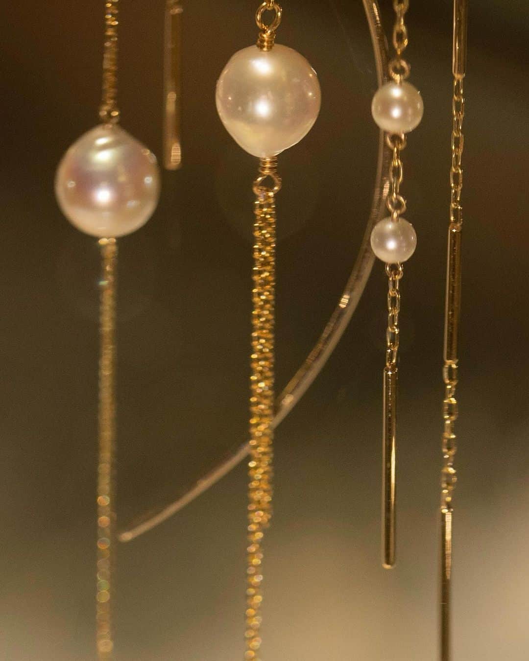Hirotaka Jewelryさんのインスタグラム写真 - (Hirotaka JewelryInstagram)「AKOYA PEARL CHAIN EARRINGS #hirotakajewelry #akoyapearl #chainearrings」11月15日 12時27分 - hirotakajewelry