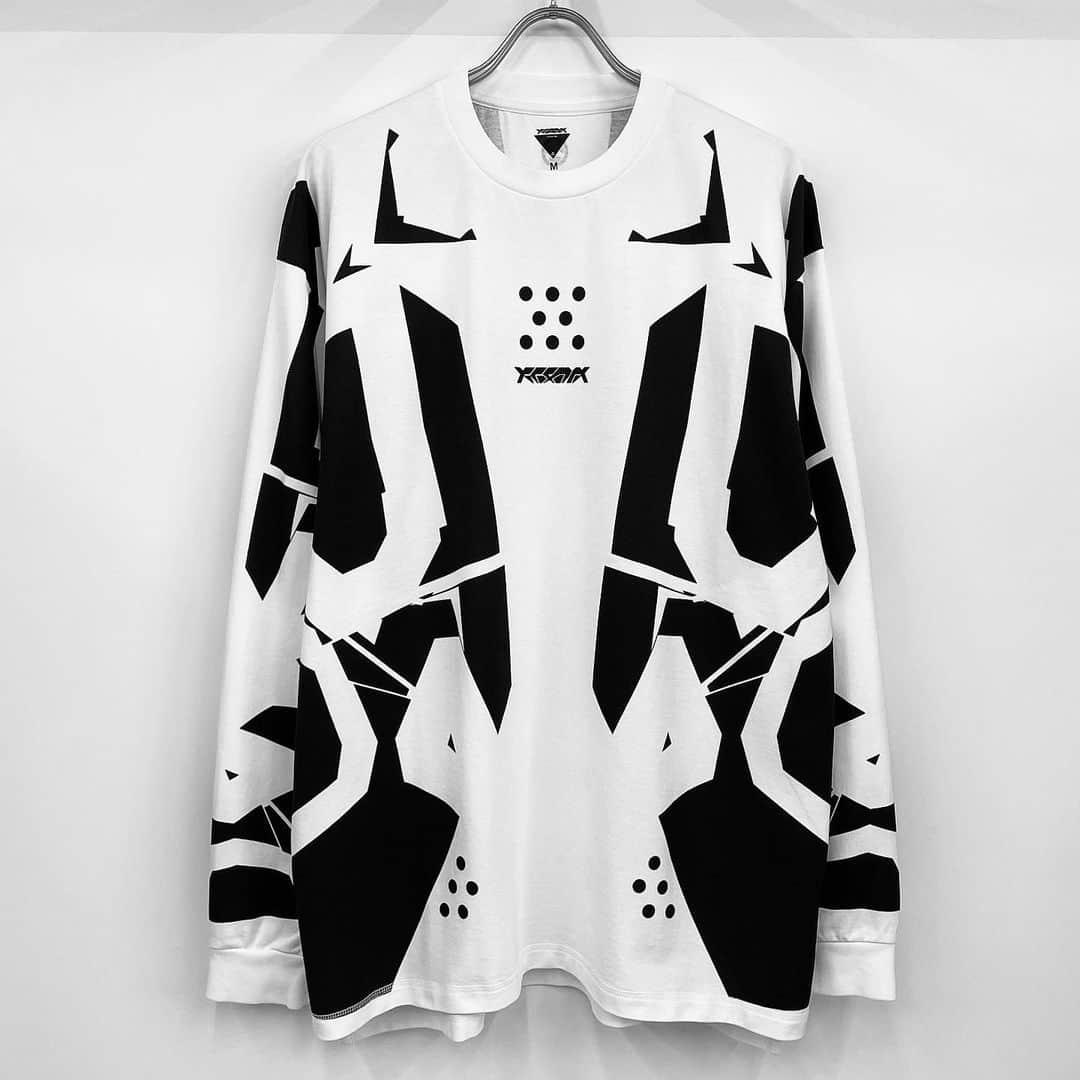 のインスタグラム：「AW23 ACRONYM Drop-B will be releasing on 16th Nov. at 24:00 ( 17th Nov. at 0:00 ) JST.  . #acronym #acrnm #acrnmweek #errolsonhugh #goretex #urbanwear #urbanfashion #mensfashion #menswear #techwear #newcollection #aw23 #23aw #aw23collection #function #productdesign #eliminator #tokyo #daikanyama #mensselectshop」