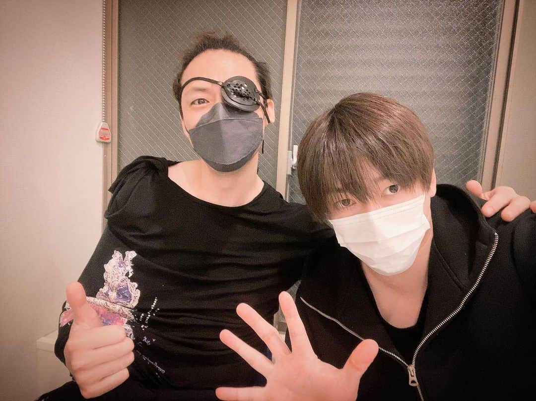 山口賢人のインスタグラム：「舞台「果てしない海の向こうへ」 ～月の裏側から～ Jupiter  稽古もクライマックスです💥  今作、初めましての林野健志さん！ X、フォローさせて頂いたら、共通のフォロワー91人もいたwww」