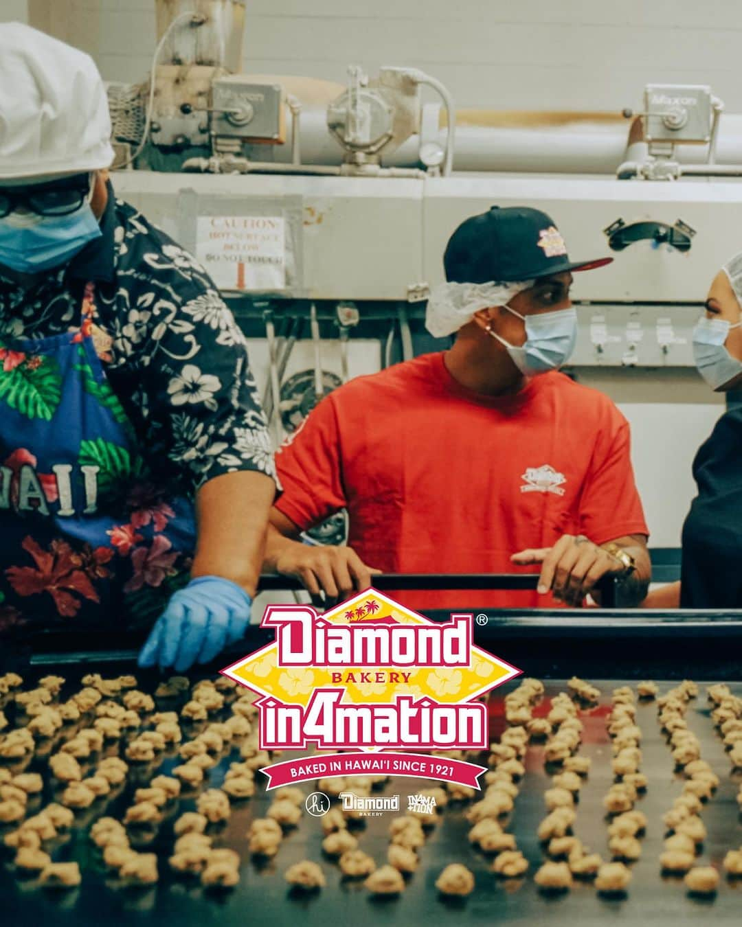 インフォメーションさんのインスタグラム写真 - (インフォメーションInstagram)「DIAMOND BAKERY X IN4MATION   This Friday we will be dropping a collection with Hawai”I originals @diamondbakeryhawaii . A few snapbacks, several tees , button up , kids snapback and tee combination , Royal creme inspired coasters and to round it off a custom cookie jar will be available in celebration of this historic collaboration.   Dropping Online this Friday November 17th at 8am Hst.   Pop Up Early Release of the Diamond Bakery x In4mation Collaboration Collection ** First 12 People in line will receive a special gift **  Friday November 17th  at Diamond Bakery 756 Moowaa St, Honolulu, HI 96817 From 10AM to 2PM  Photo @borttheafrican Model @mangomeow」11月15日 12時59分 - in4mation_