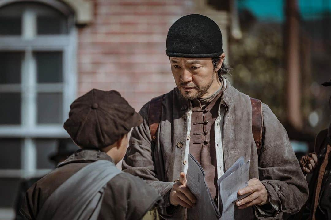 キム・スヒョンさんのインスタグラム写真 - (キム・スヒョンInstagram)「12.22.2023  @netflixkr  #gyeongseongcreature #경성크리처」11月15日 13時13分 - claudiashkim