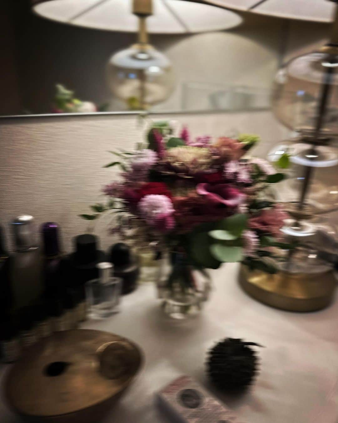 平宮博重さんのインスタグラム写真 - (平宮博重Instagram)「綺麗にボヤけた。 携帯のカメラの性能が良すぎて、 ボヤかせたの撮るのムズいね。  #flowers  #myfocus  #lifestyle  #花のある生活  #ライフスタイル」11月15日 13時17分 - hiroshige_narimiya