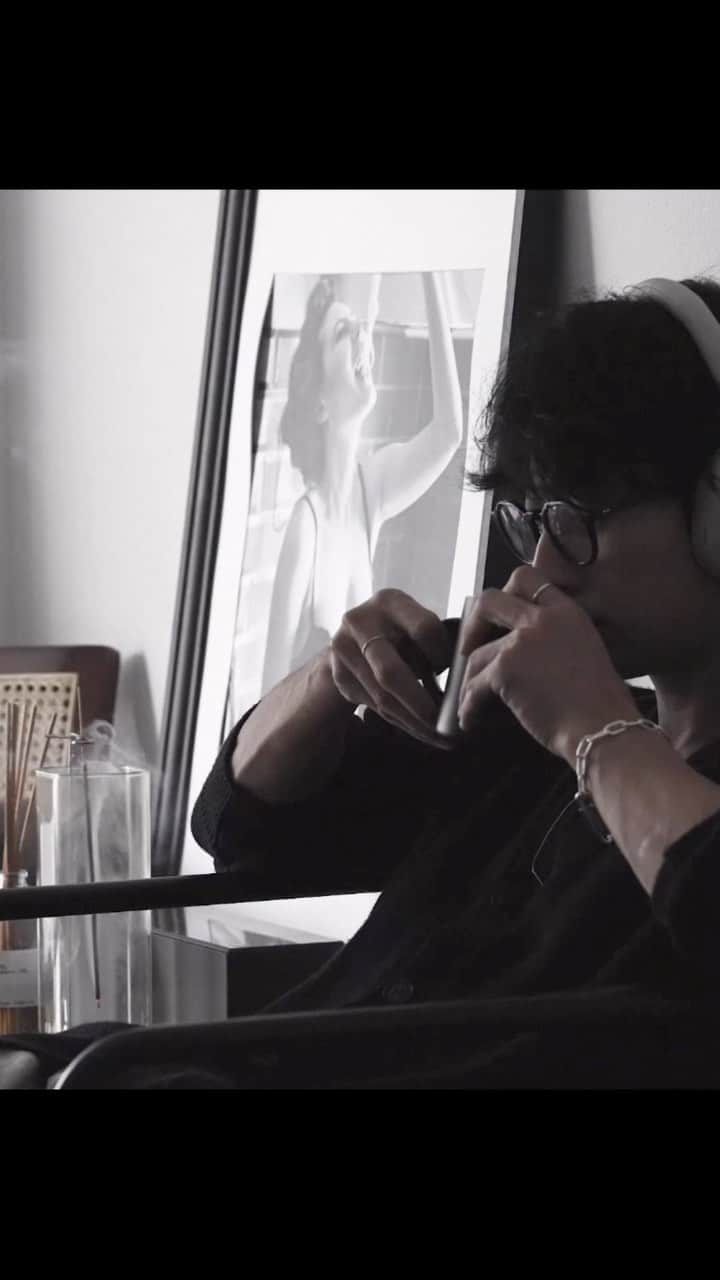 ロビンのインスタグラム：「Coffee and camera  Good day off   Long version on YouTube Please check it out   #coffe #nikonzf #zf #nikon」