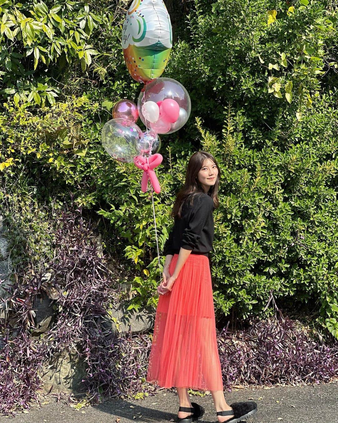 竹内佐織さんのインスタグラム写真 - (竹内佐織Instagram)「東京に持って帰れなかったことが無念でしかない🥲🥲🥲🥲  . . #バースデーフォト #コーディネート　#シースルー　#派手コーデ #셀카#얼스타그램#좋아요#좋아요반사#소통#팔로우환영#오오티디#오늘의훈녀#おるちゃん　#韓国」11月15日 13時24分 - takeuchi_saori_official