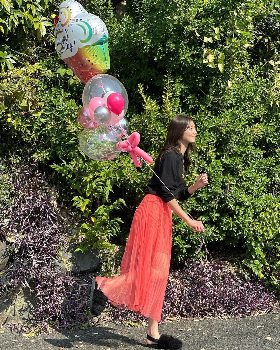 竹内佐織さんのインスタグラム写真 - (竹内佐織Instagram)「東京に持って帰れなかったことが無念でしかない🥲🥲🥲🥲  . . #バースデーフォト #コーディネート　#シースルー　#派手コーデ #셀카#얼스타그램#좋아요#좋아요반사#소통#팔로우환영#오오티디#오늘의훈녀#おるちゃん　#韓国」11月15日 13時24分 - takeuchi_saori_official