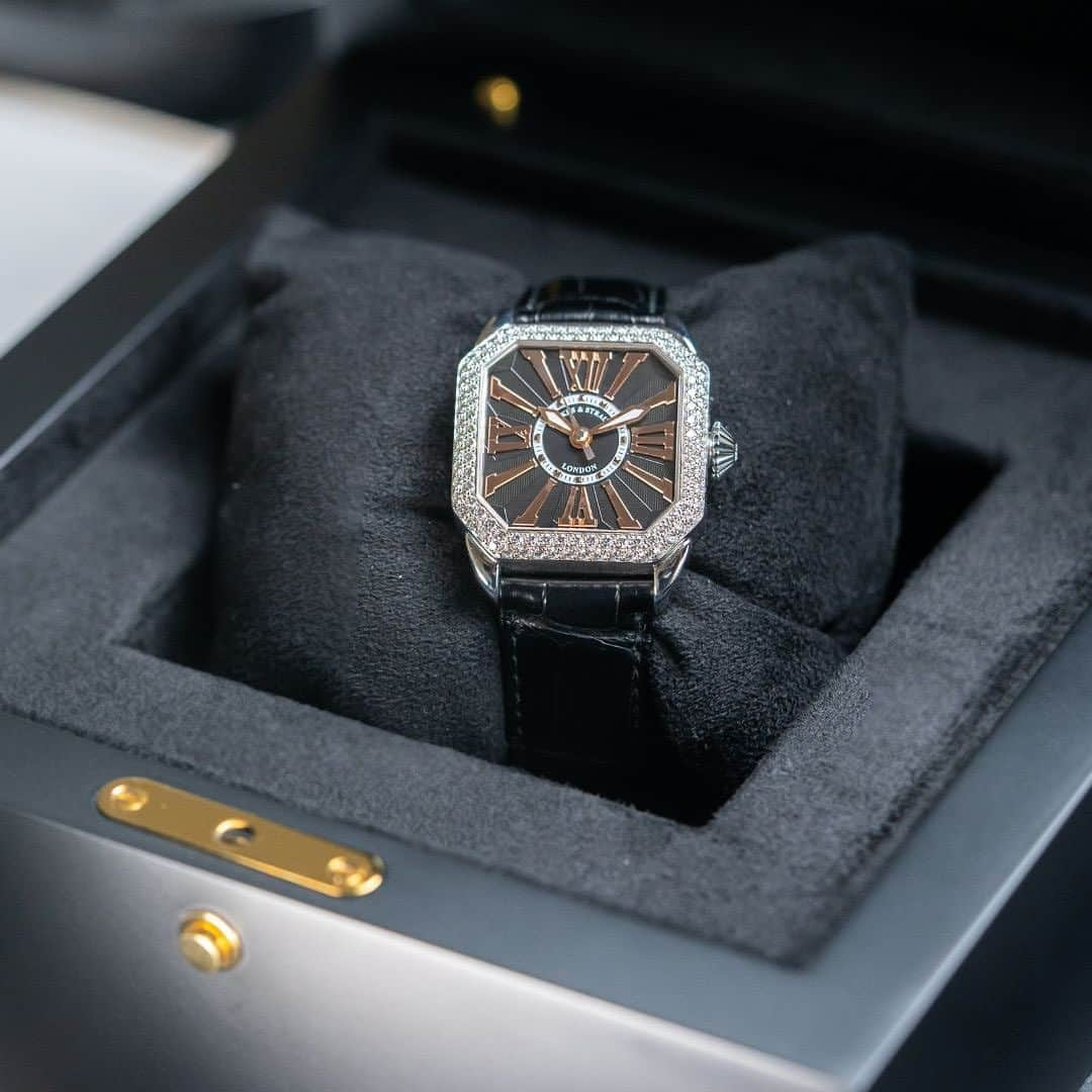 バックス＆ストラウスさんのインスタグラム写真 - (バックス＆ストラウスInstagram)「The Berkeley 33 SP - a wonderful gift for any occasion!  Visual by @rosethewatchbar」11月16日 0時18分 - backesandstrauss